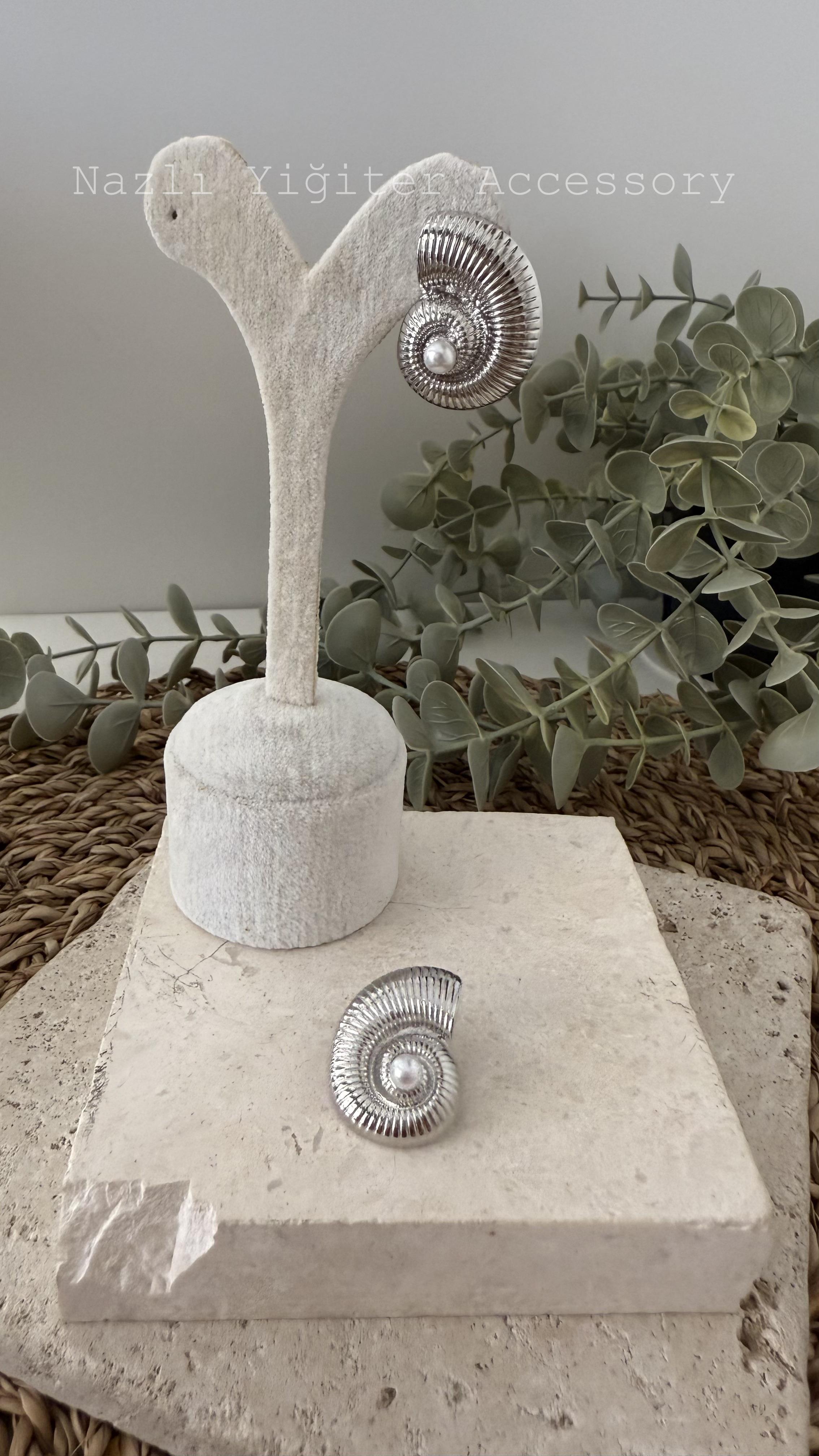 İthal Gümüş Renk Küpe