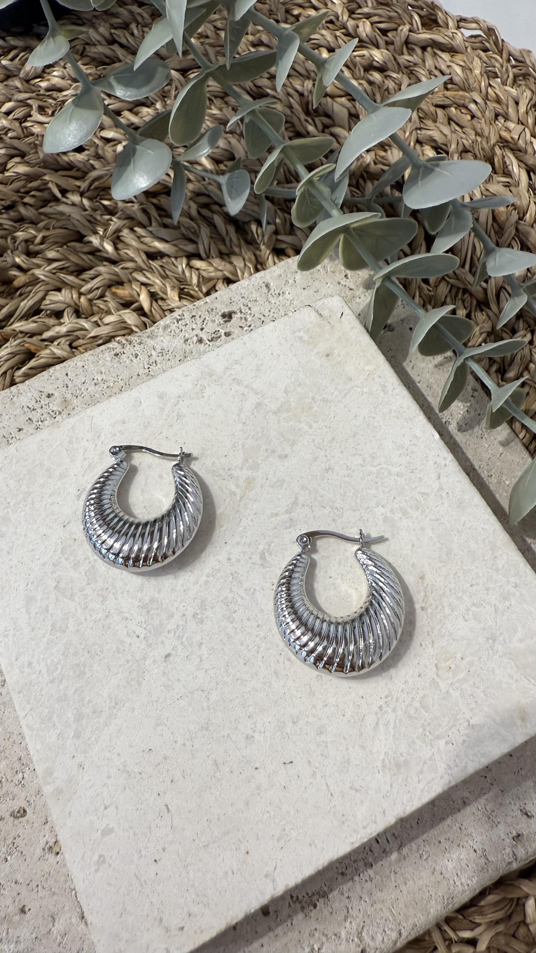 İthal Gümüş Renk Küpe
