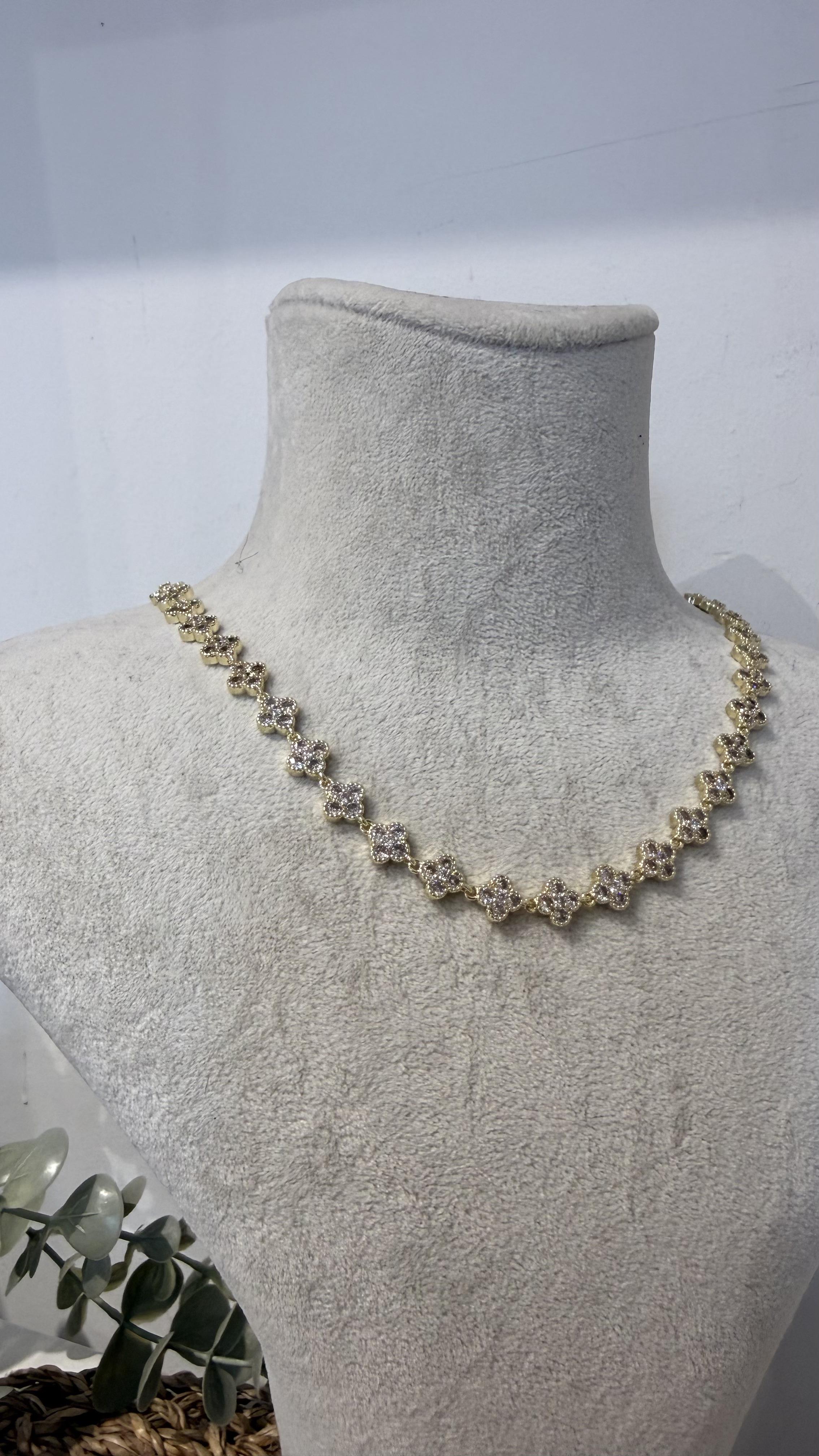 İthal Premium Taşlı Gold Renk Yonca Kolye 40cm