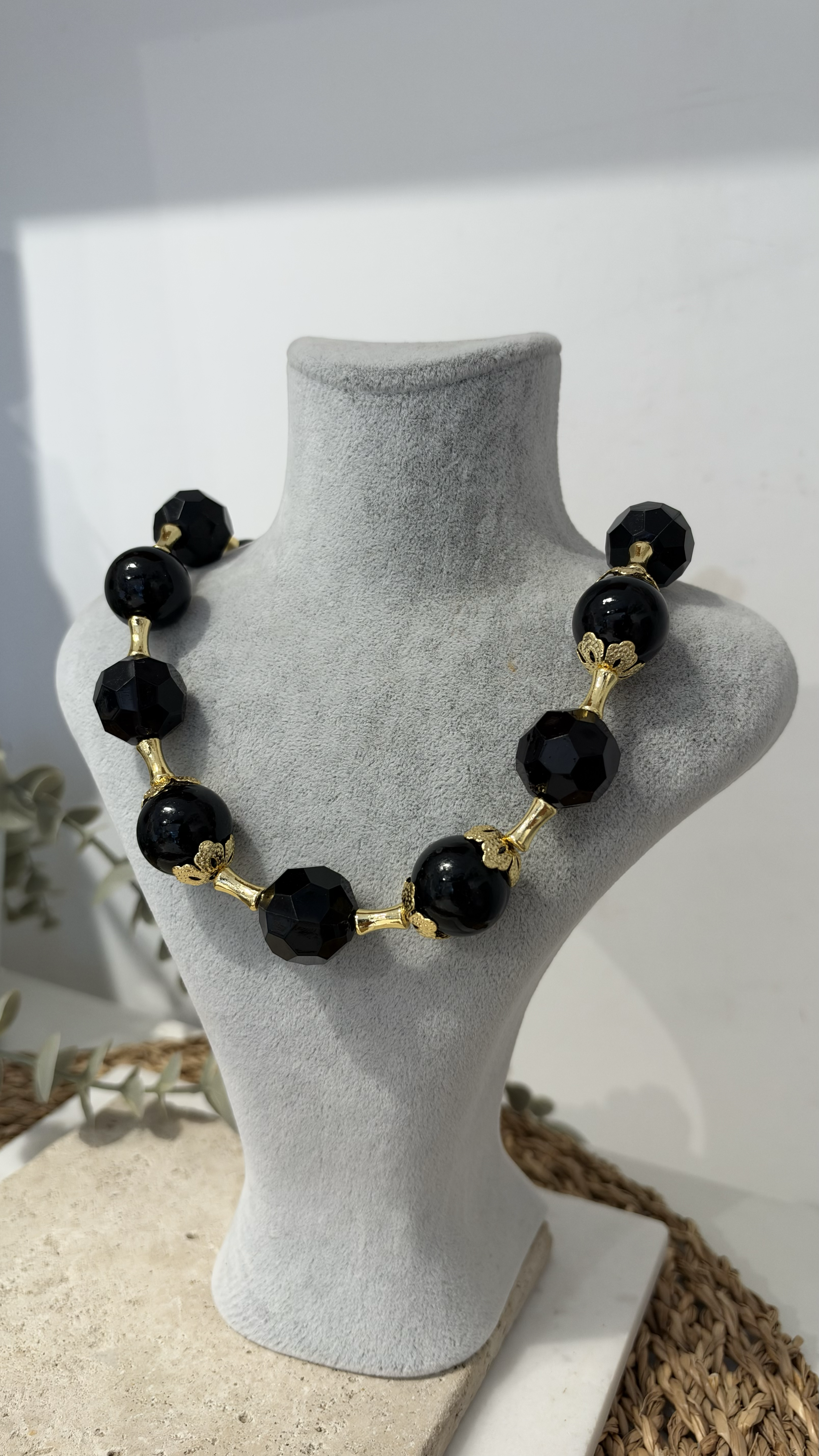 İthal Siyah Gold Boncuk Kolye 40+10cm