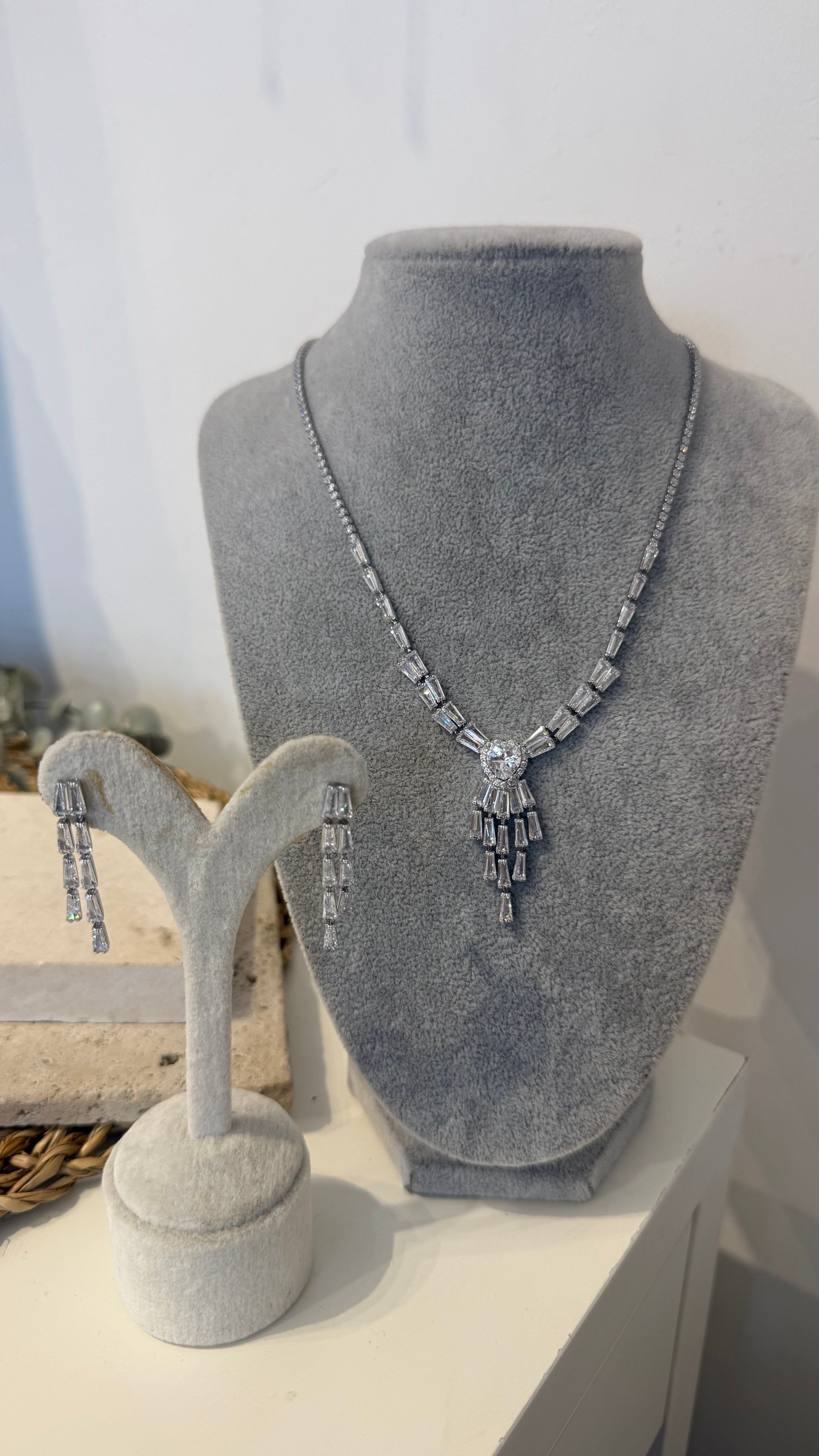 İthal Zirkon Taşlı Kolye Küpe Set