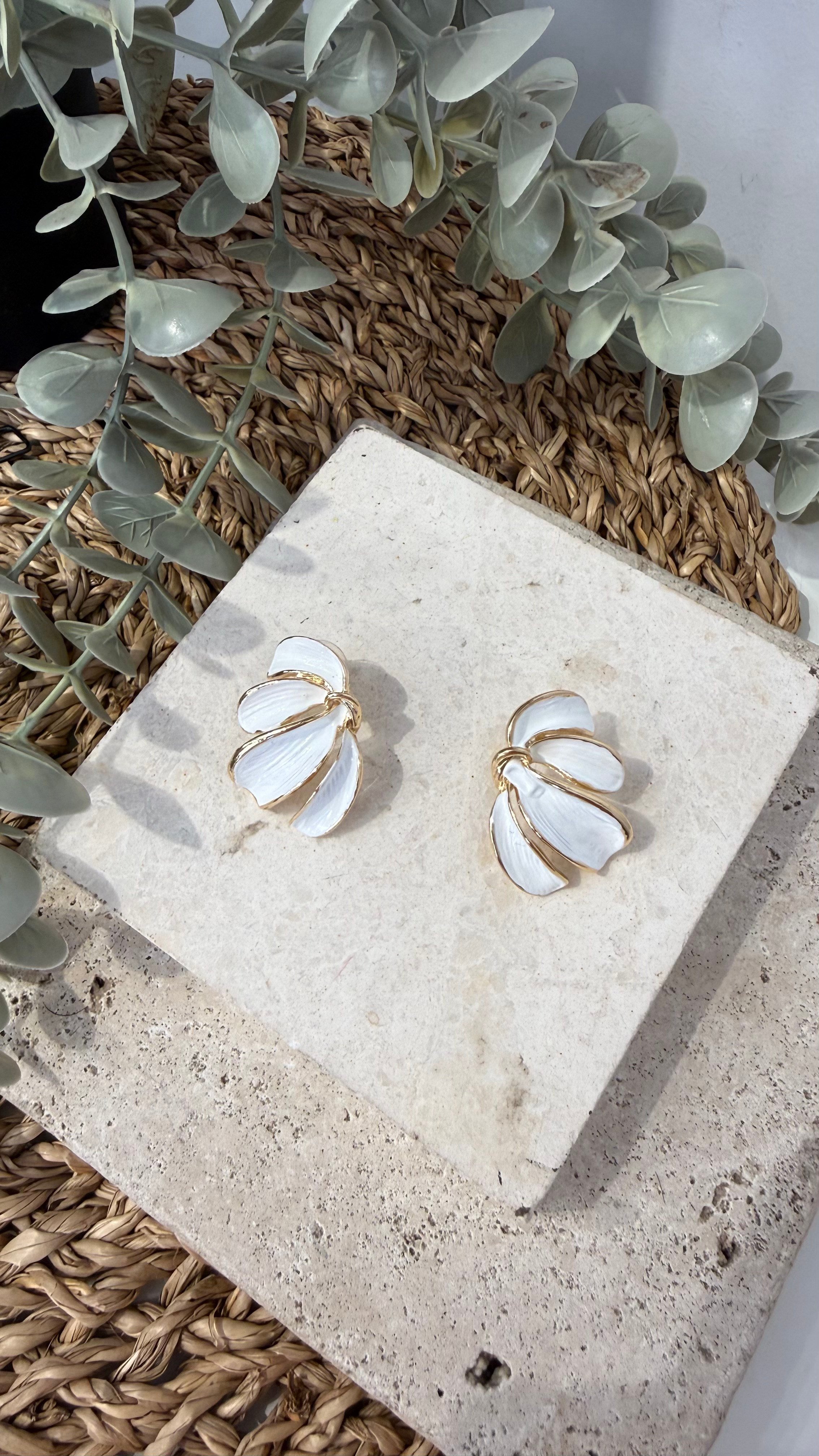 İthal Beyaz Taşlı Gold Küpe