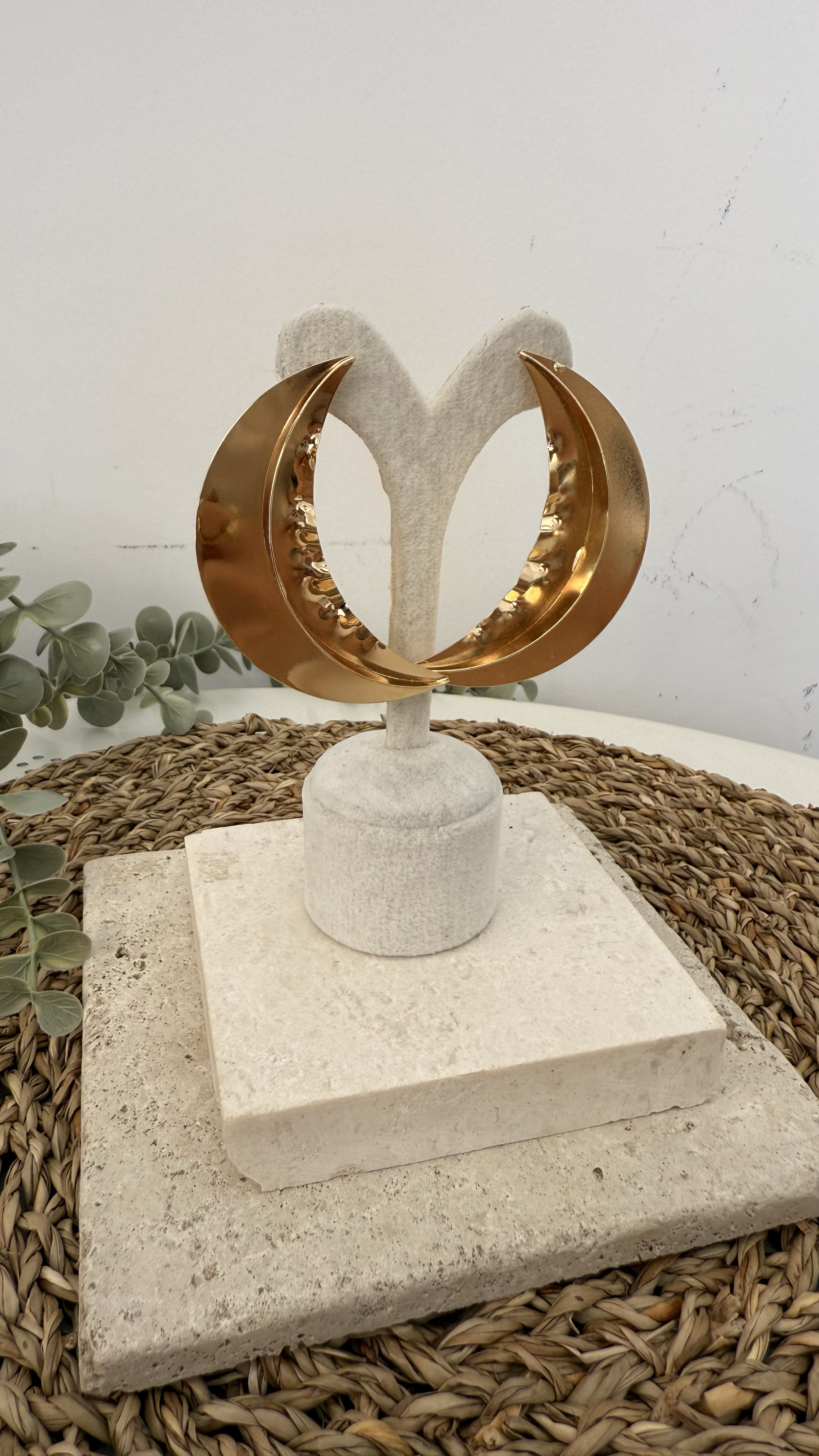 İthal Gold Renk Ay Figür Küpe