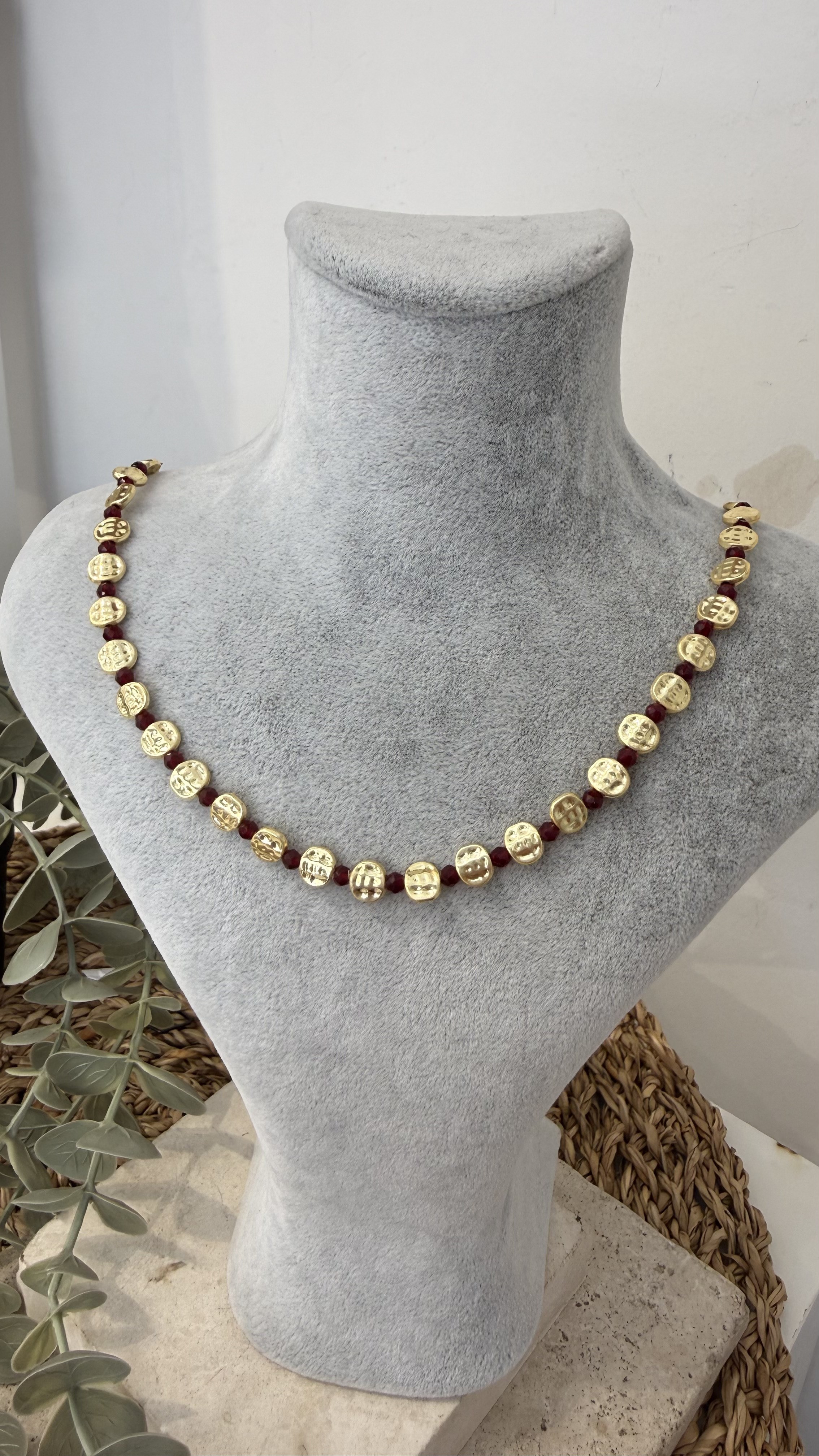 İthal Gold Renk Bordo Boncuk Kolye