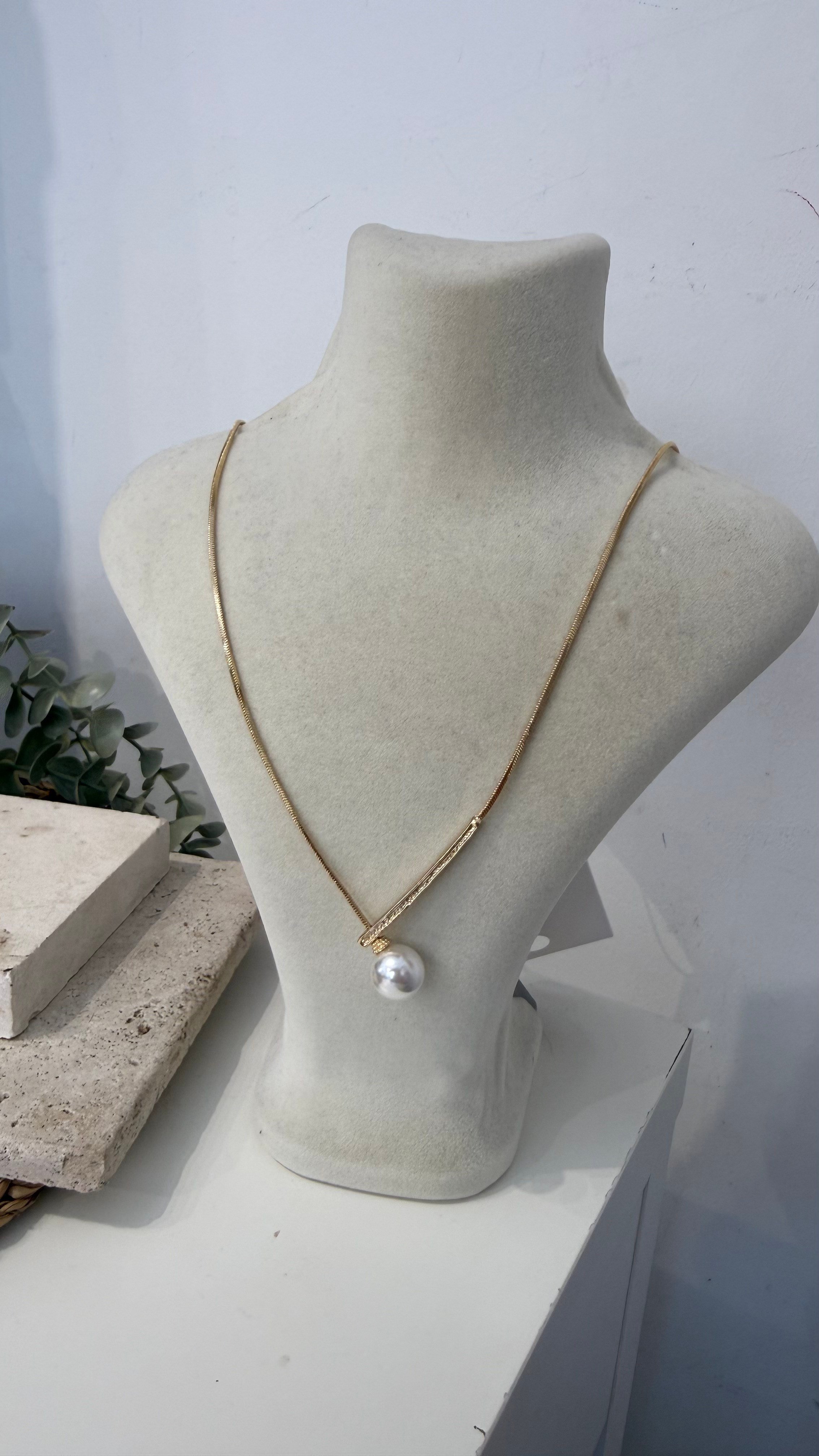 İthal Gold Renk İncili Kolye