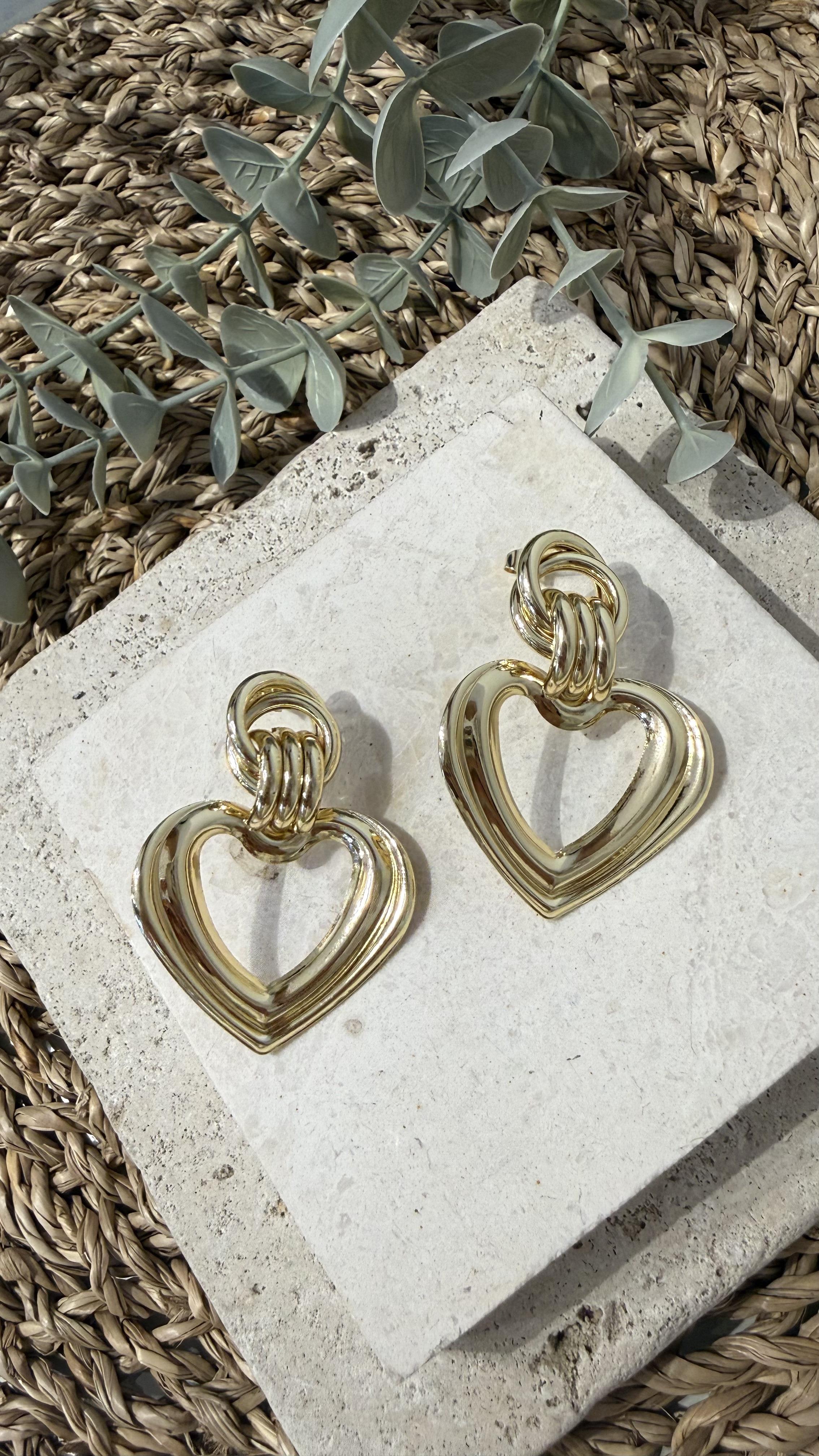 İthal Gold Renk Kalpli Küpe