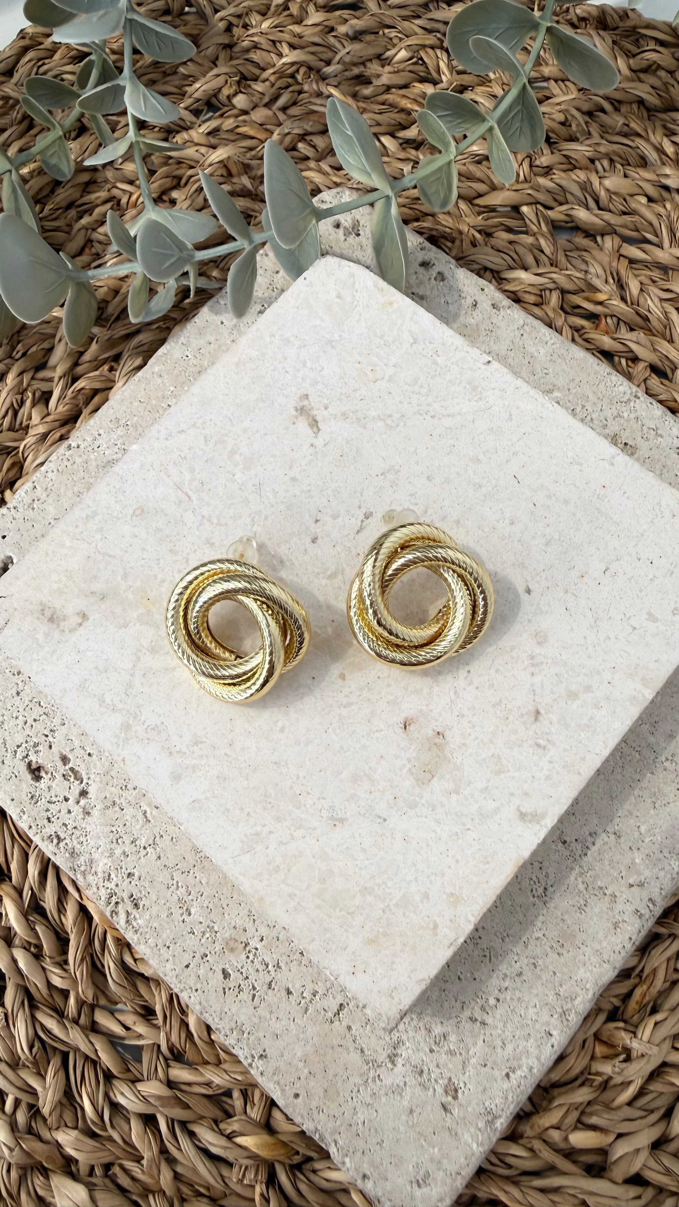 İthal Gold Renk Minimal Küpe
