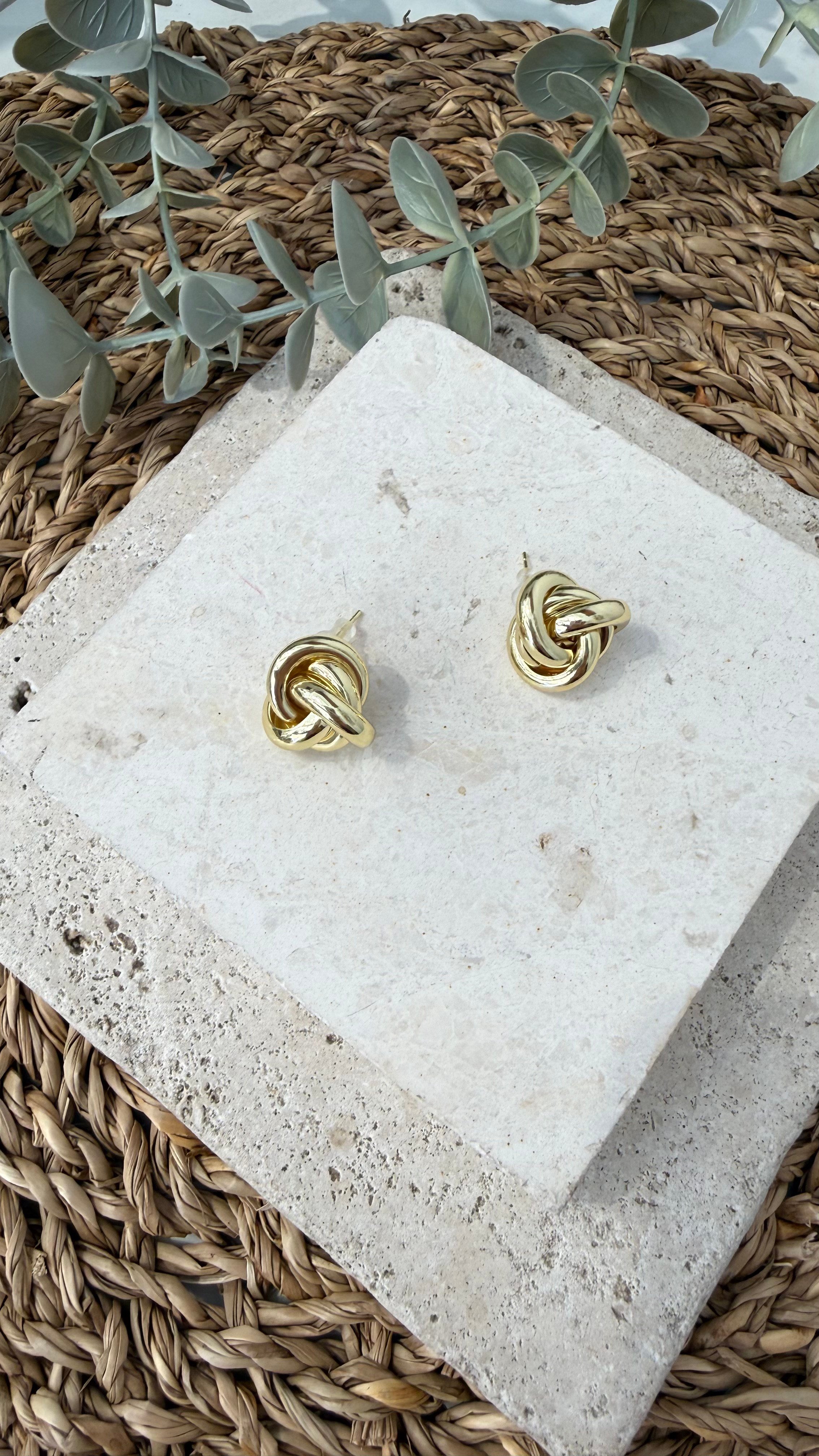 İthal Gold Renk Minimal Küpe