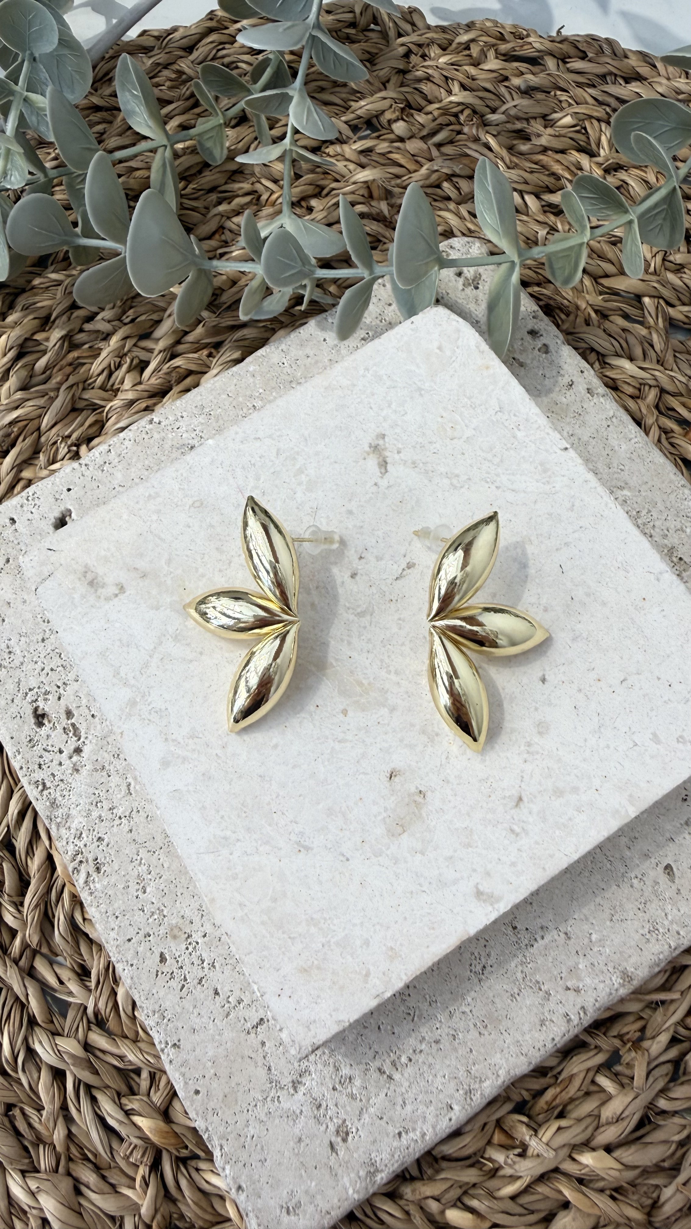 İthal Gold Renk Minimal Küpe