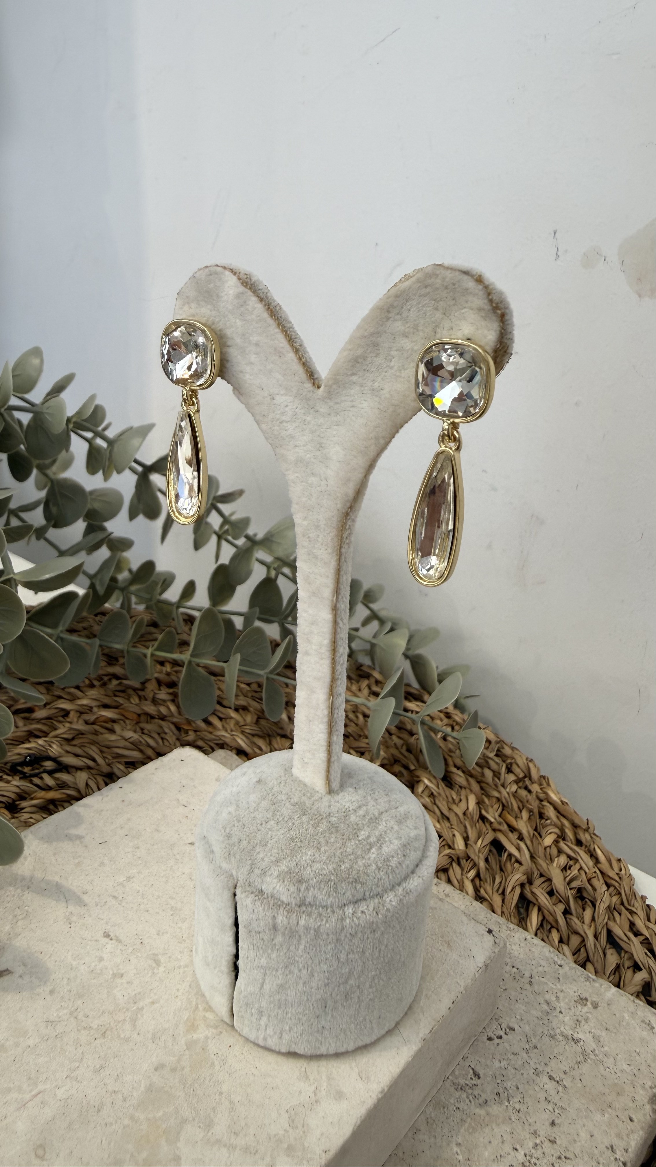 İthal Gold Renk Taşlı Küpe