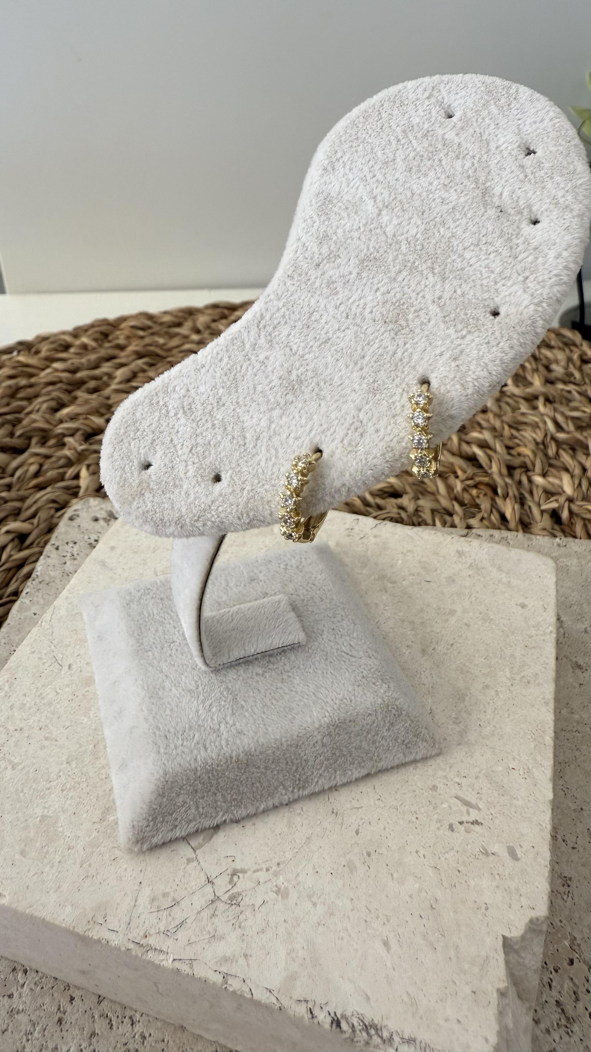 Xuping Özel Seri 14k Gold Renk Küpe