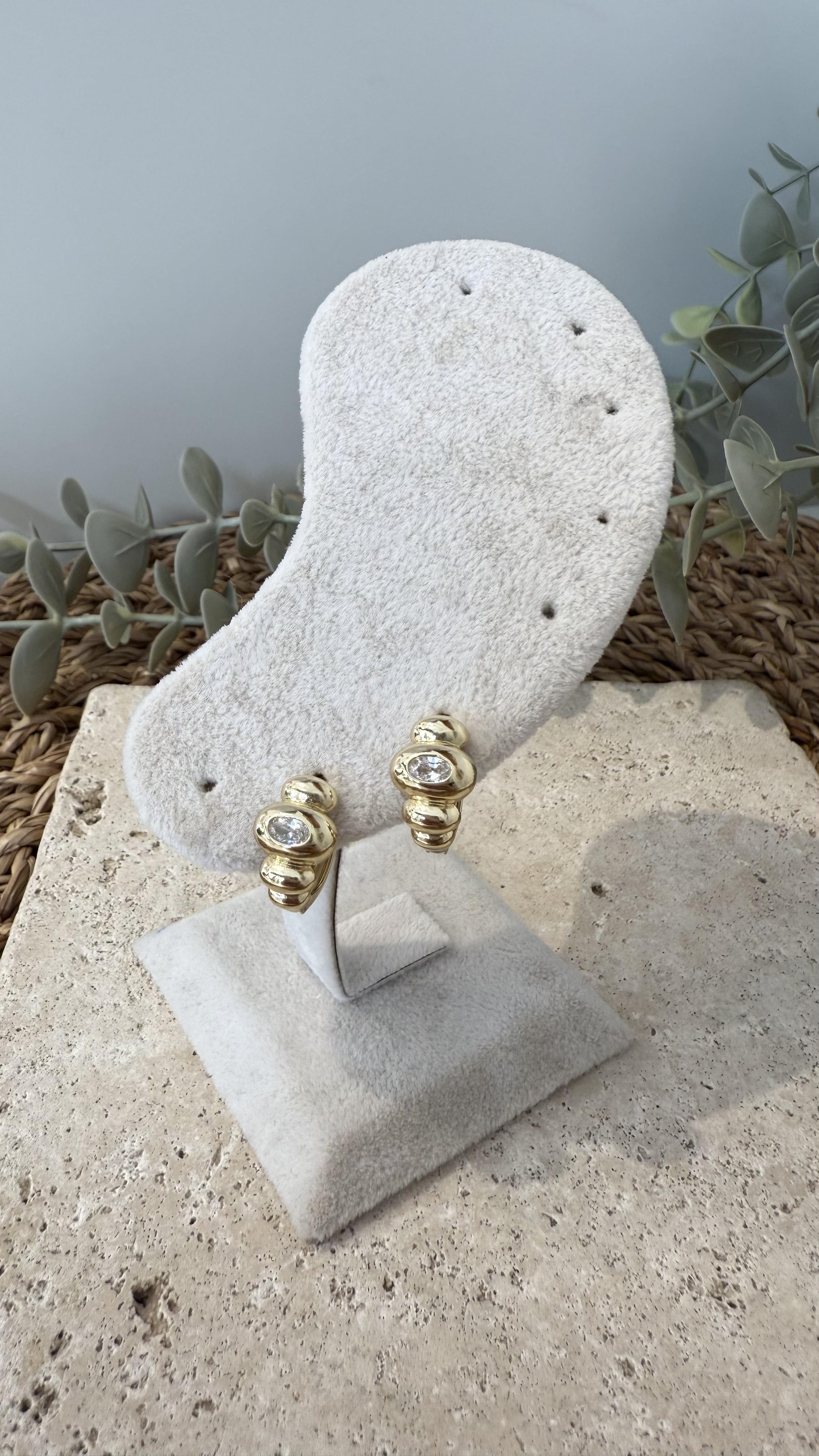 Xuping Özel Seri 14k Gold Renk Küpe