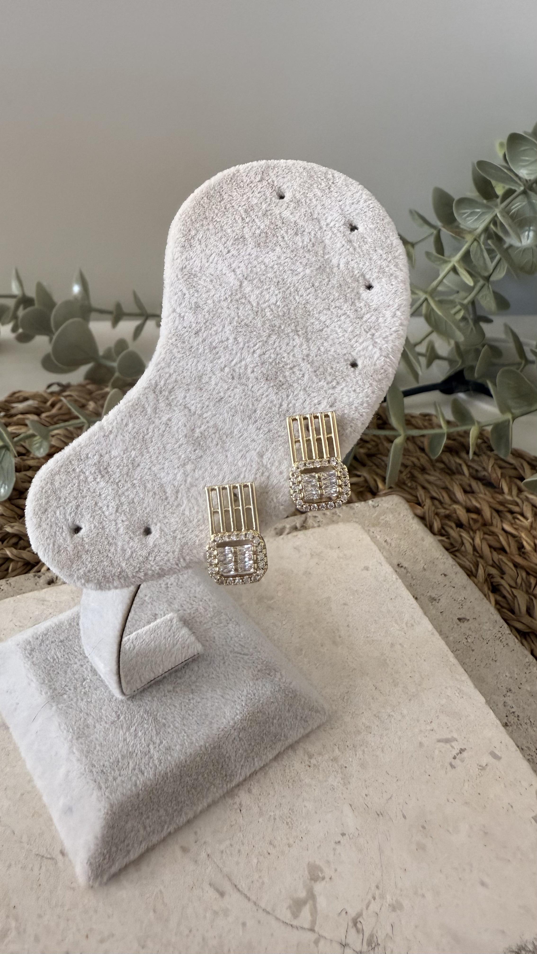 Xuping Özel Seri 14k Gold Renk Küpe