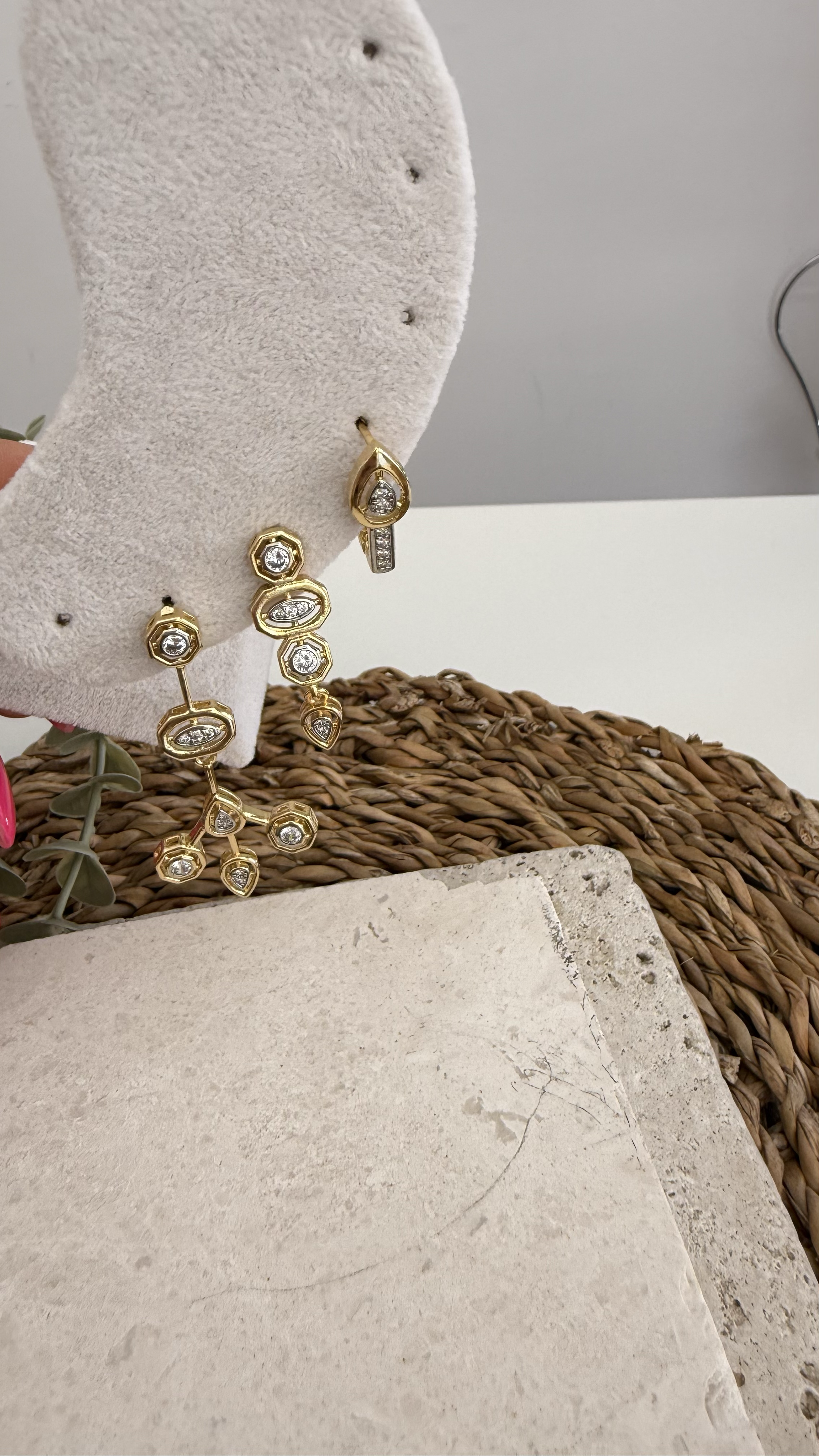 Zirkon Üçlü Gold Renk Küpe 