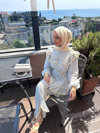 Dantel Detaylı Mavi Çizgili Takım