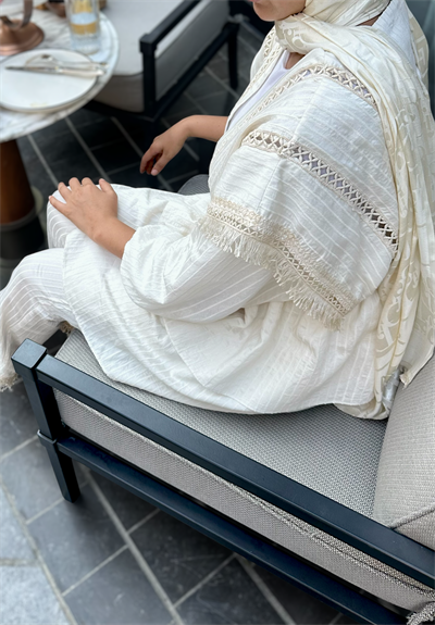 Krem Çizgili Dantelli Kimono Takım