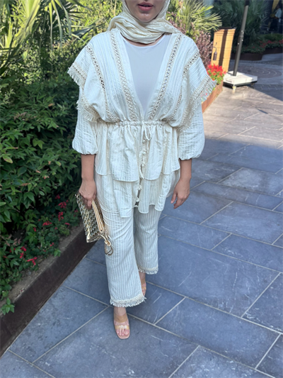 Krem Çizgili Dantelli Kimono Takım
