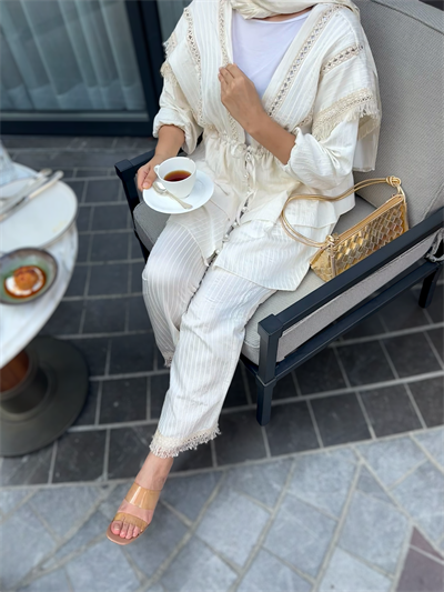 Krem Çizgili Dantelli Kimono Takım