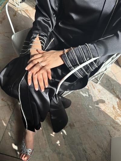 Taş Detaylı Nervürlü Abaya