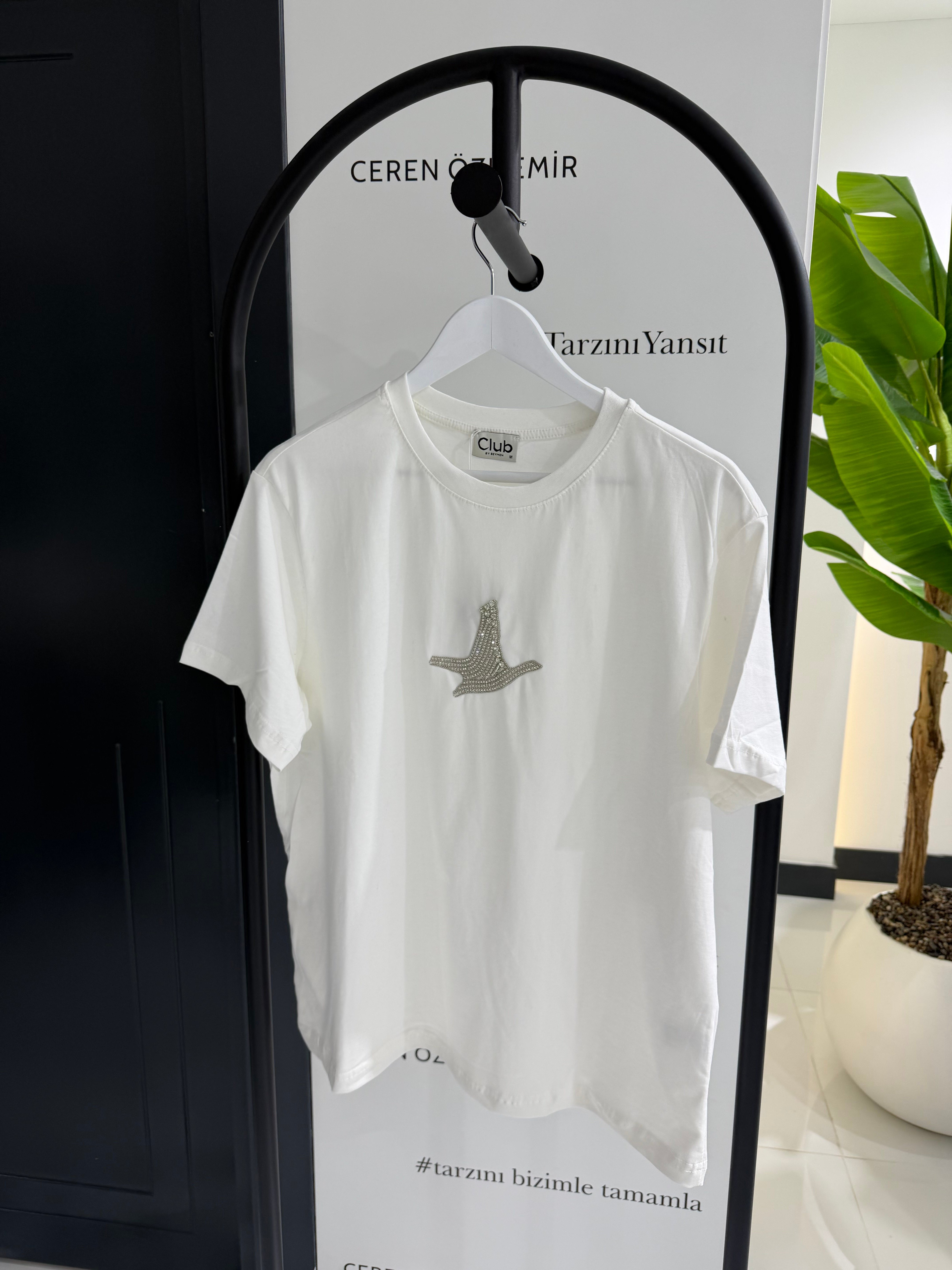 BClub Taşlı Kuş Detaylı Beyaz Tshirt