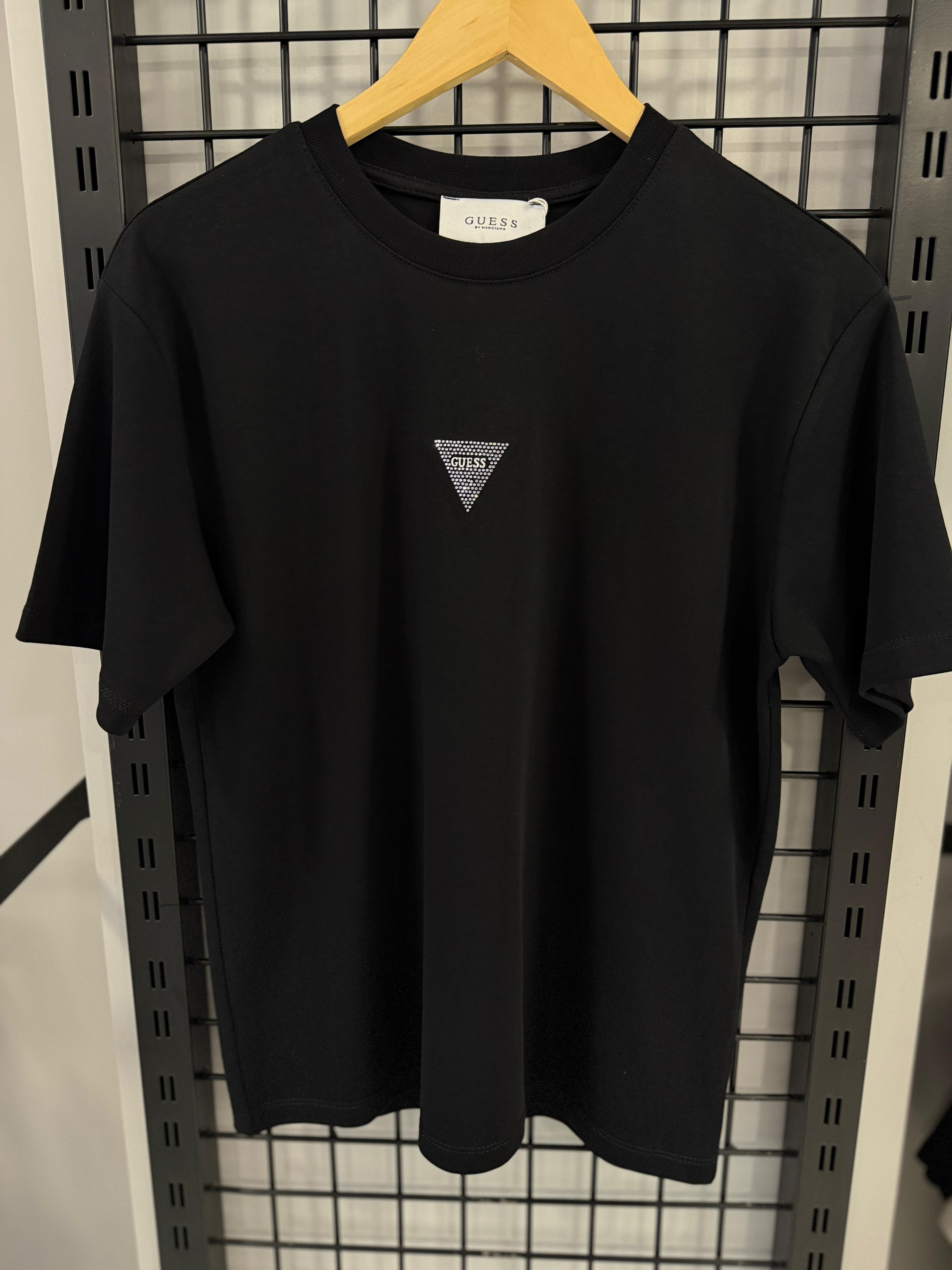 Gue Mini Üçgen Taş Logo Detaylı Siyah Tshirt