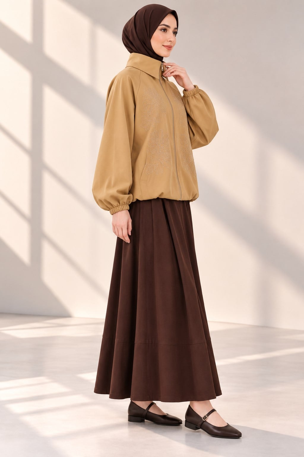 Astarlı Çiçek Nakışlı Tesettür Ceket Camel OTW9316