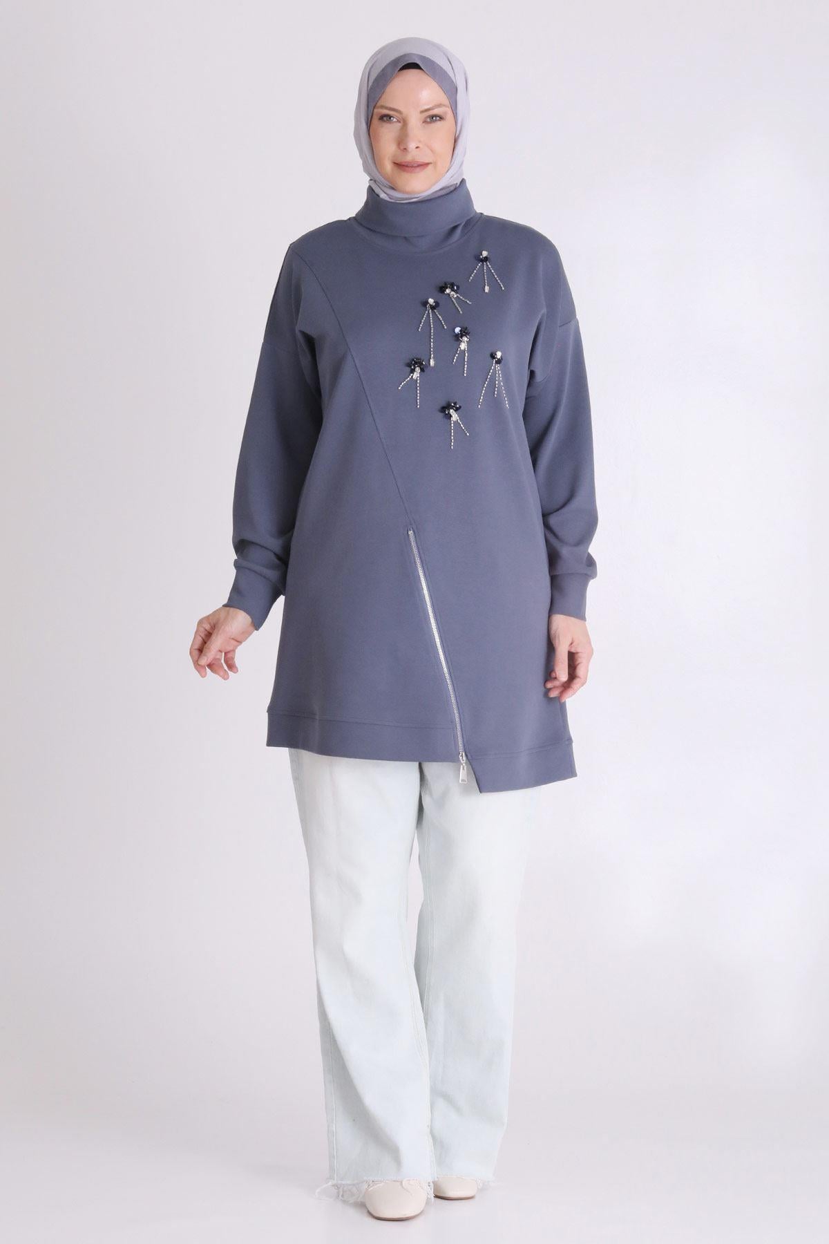Behrem Taş İşlemeli Asimetrik Fermuar Detaylı Büyük Beden Tesettür Tunik Duman Mavi OTW20127
