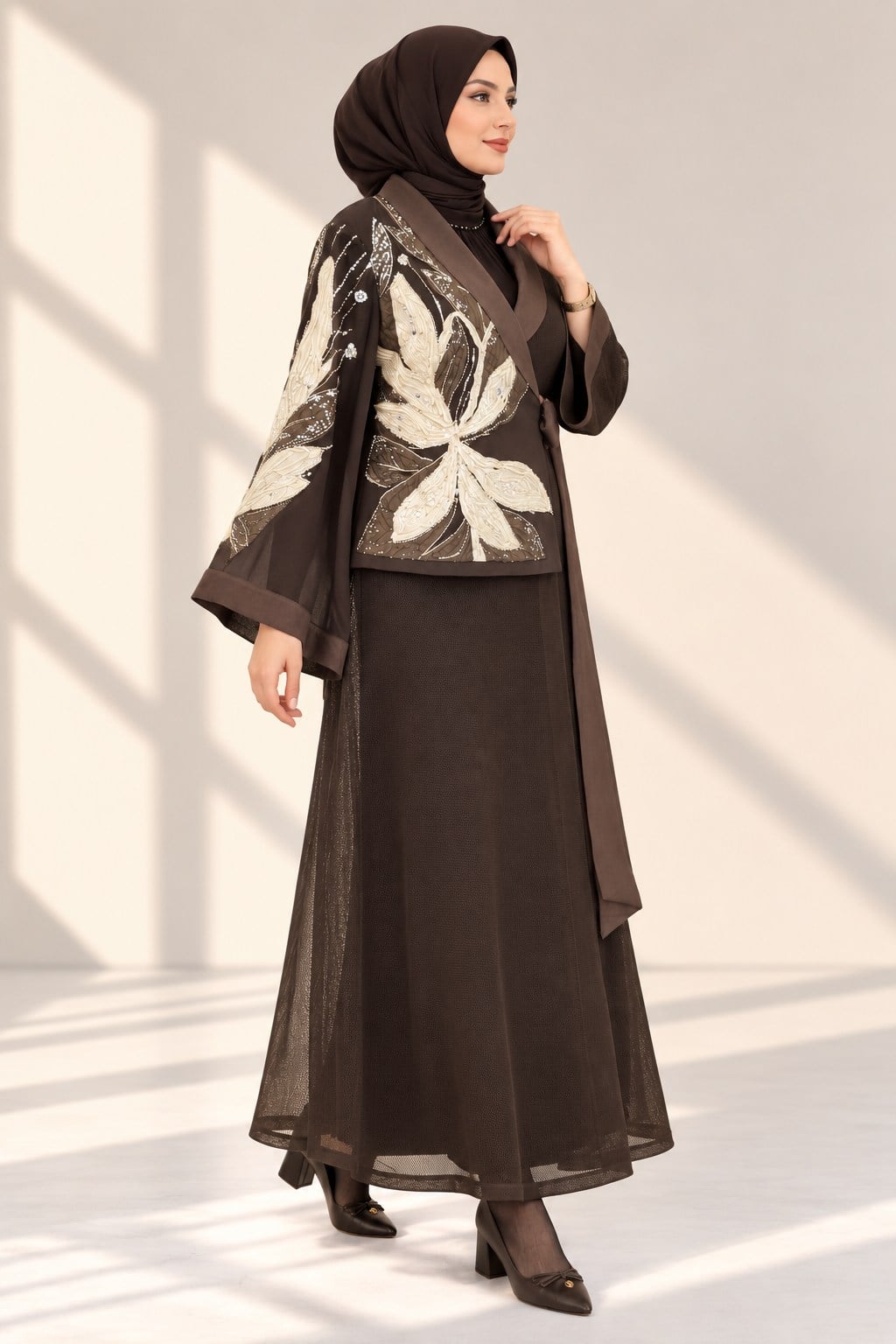 Büyük Beden Çiçek Desenli Taş İşlemeli Abaya Takım Kahve OTW47805