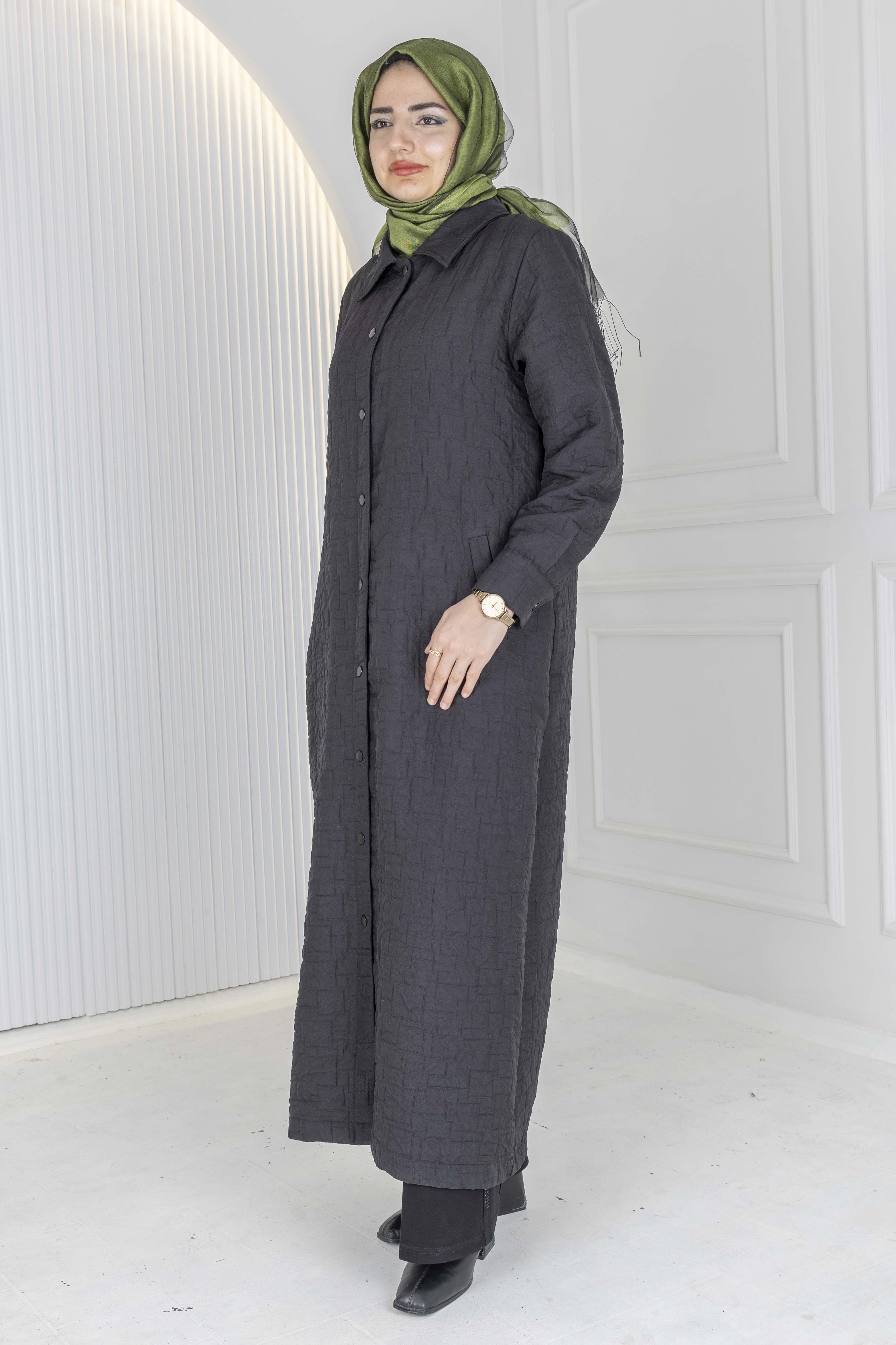 Büyük Beden Çıtçıtlı Kapitone Uzun Ferace Siyah OTW5190