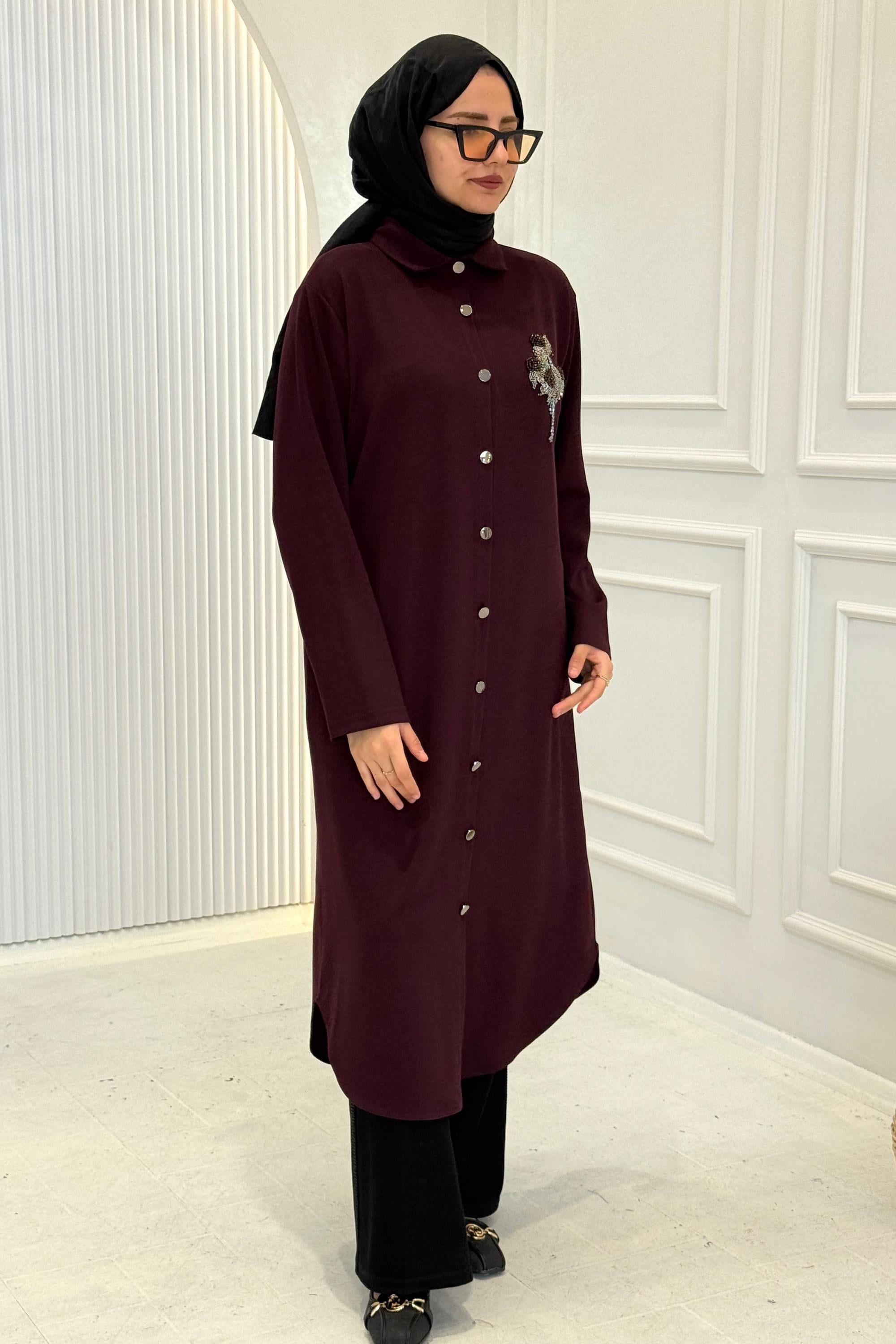 Büyük Beden Düğmeli Nakış Detaylı Tesettür Kap Bordo OTW329