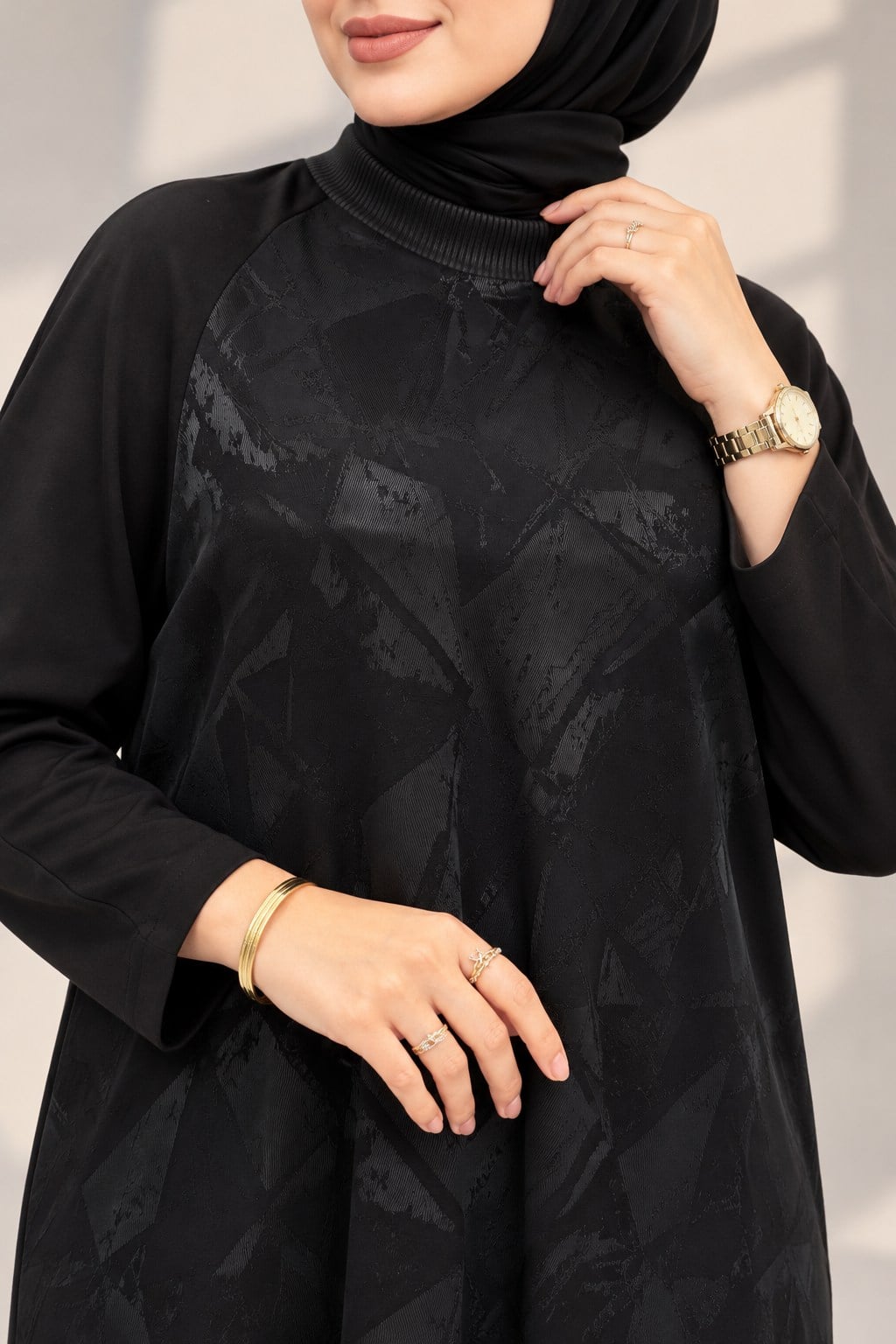 Büyük Beden Jakarlı Desenli Bisiklet Yaka Tesettür Tunik Siyah OTW27013