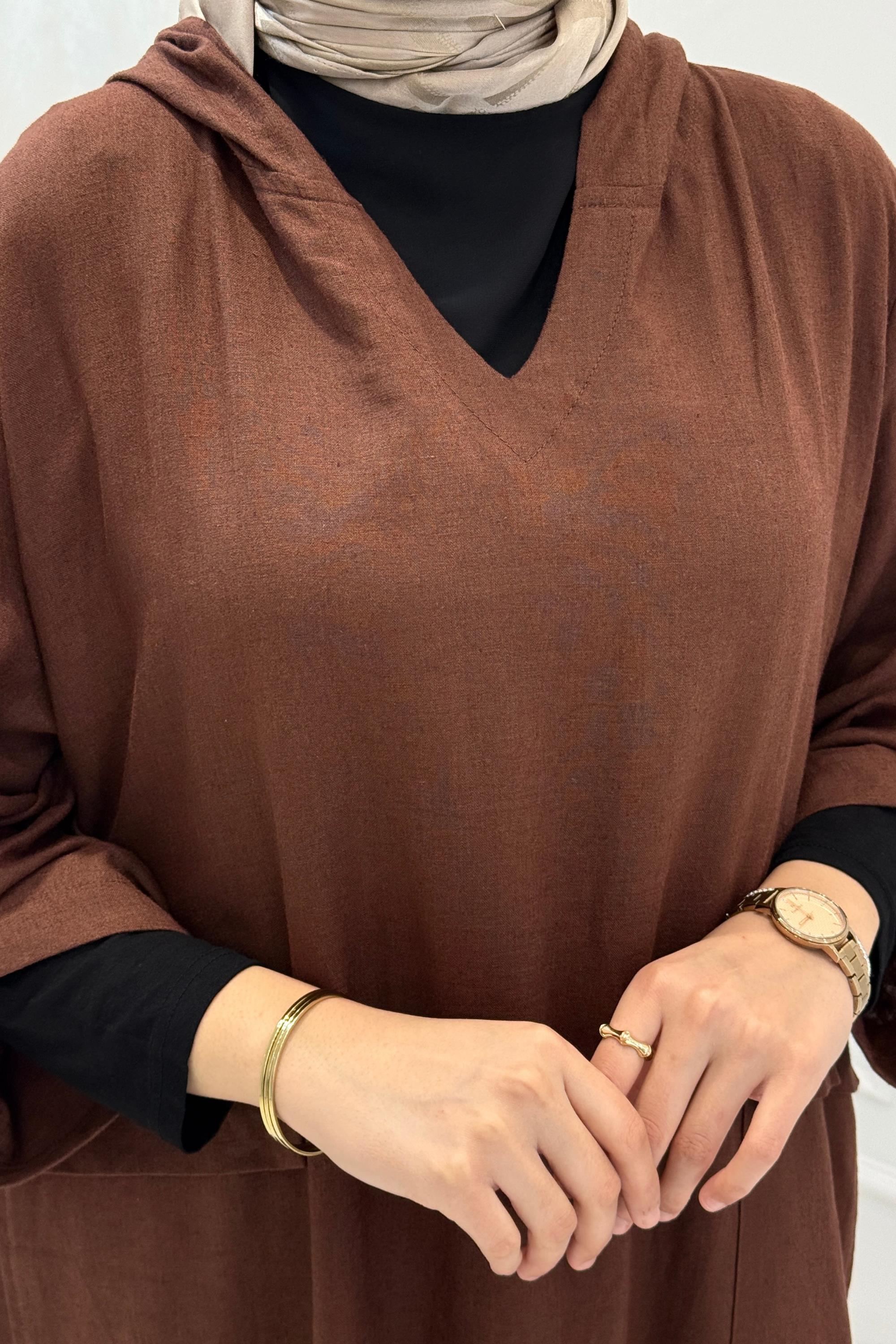 Büyük Beden Kapüşonlu Cep Detaylı Desenli Tesettür Elbise Kahve OTW4003