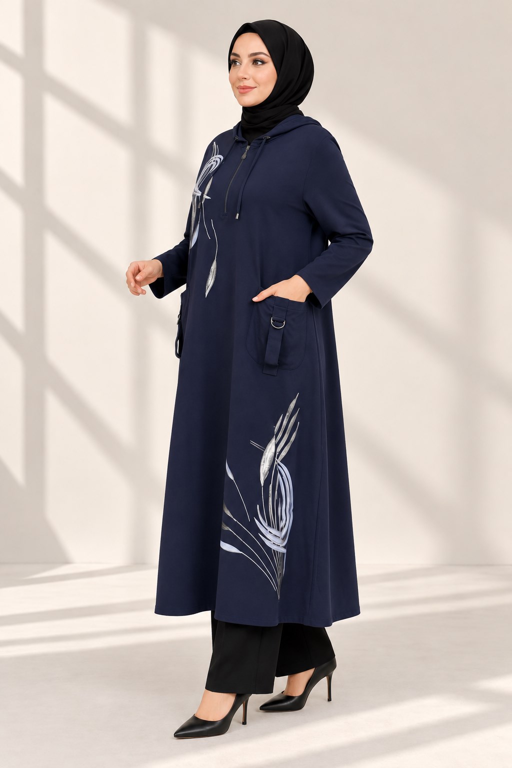 Büyük Beden Nakış Detaylı Kapüşonlu Cotton Tunik Lacivert OTW40238