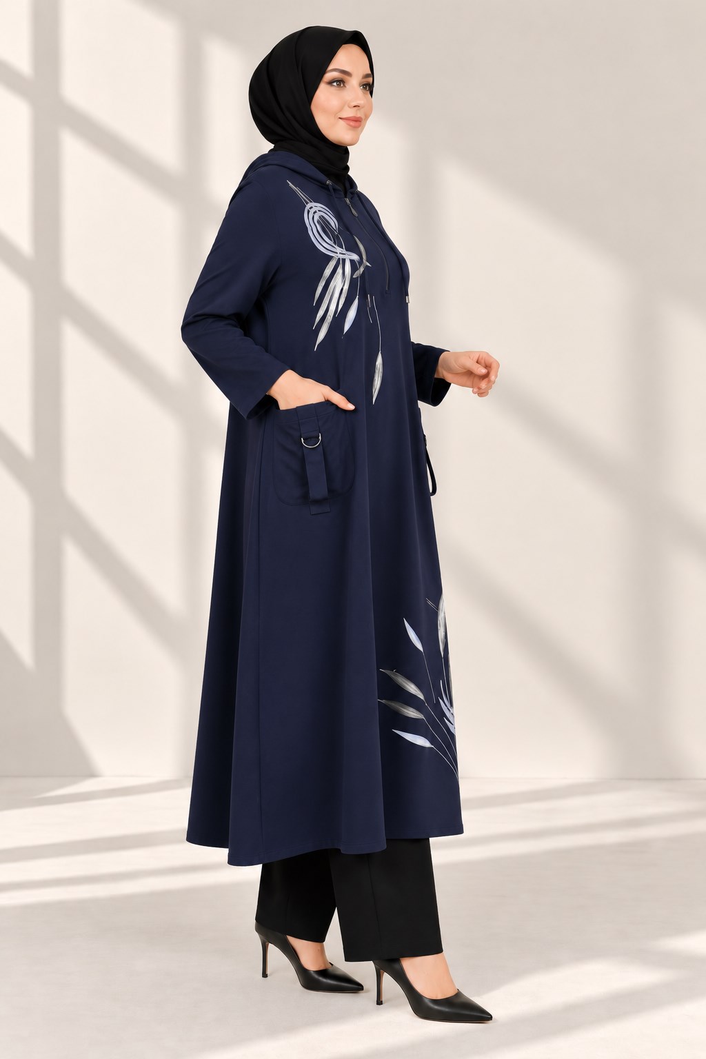 Büyük Beden Nakış Detaylı Kapüşonlu Cotton Tunik Lacivert OTW40238