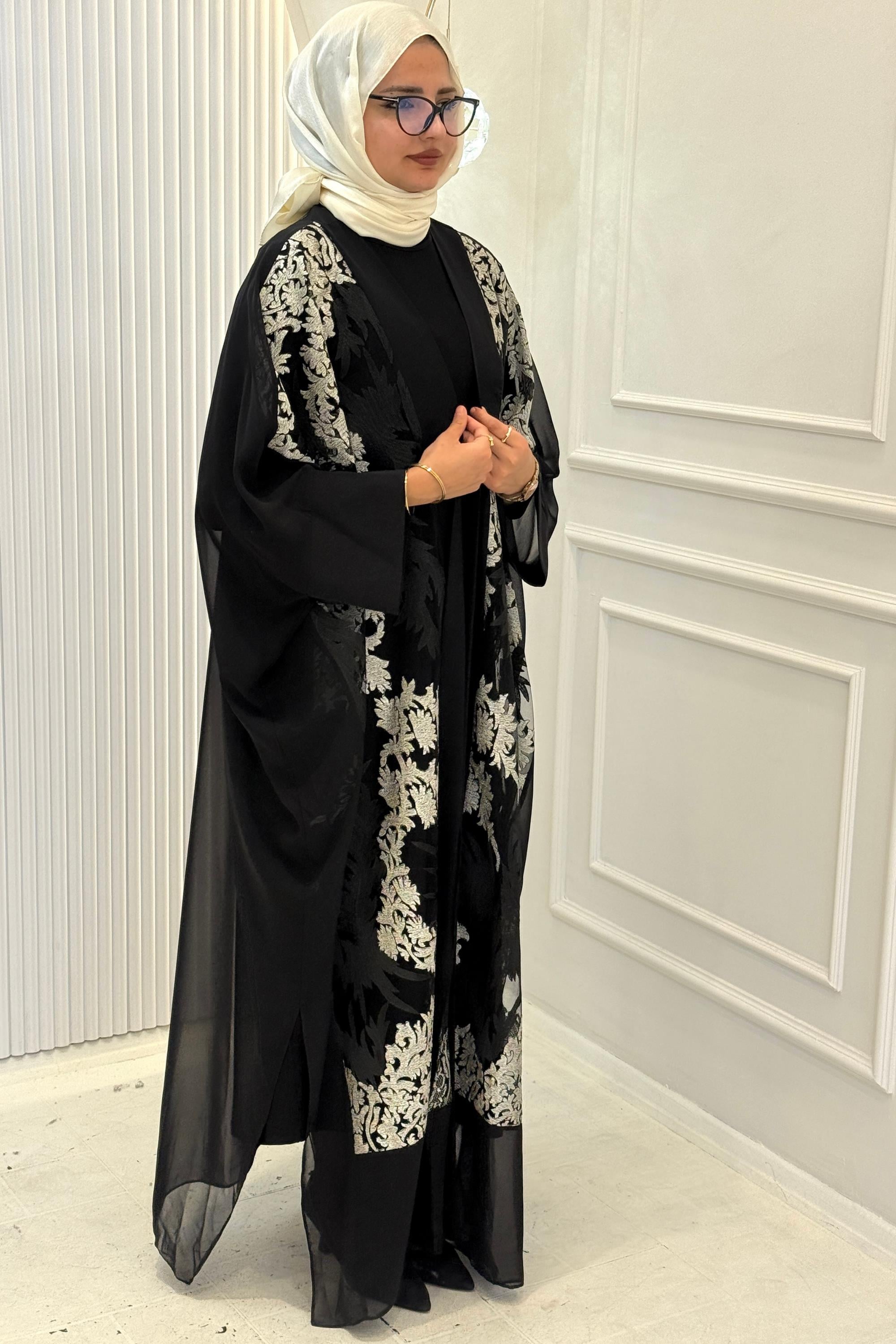 Büyük Beden Şifon Nakışlı Abaya Siyah OTW7160