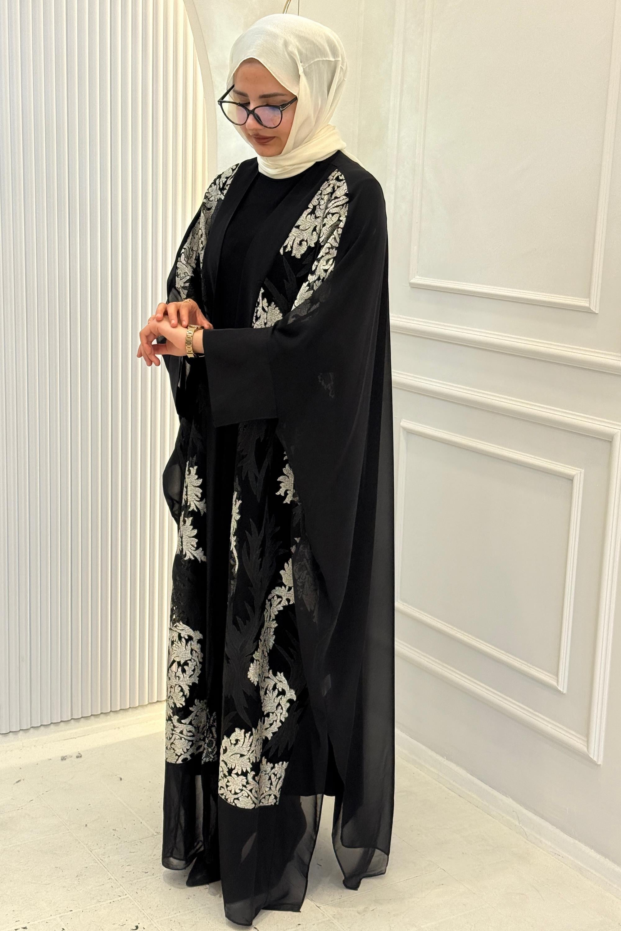 Büyük Beden Şifon Nakışlı Abaya Siyah OTW7160