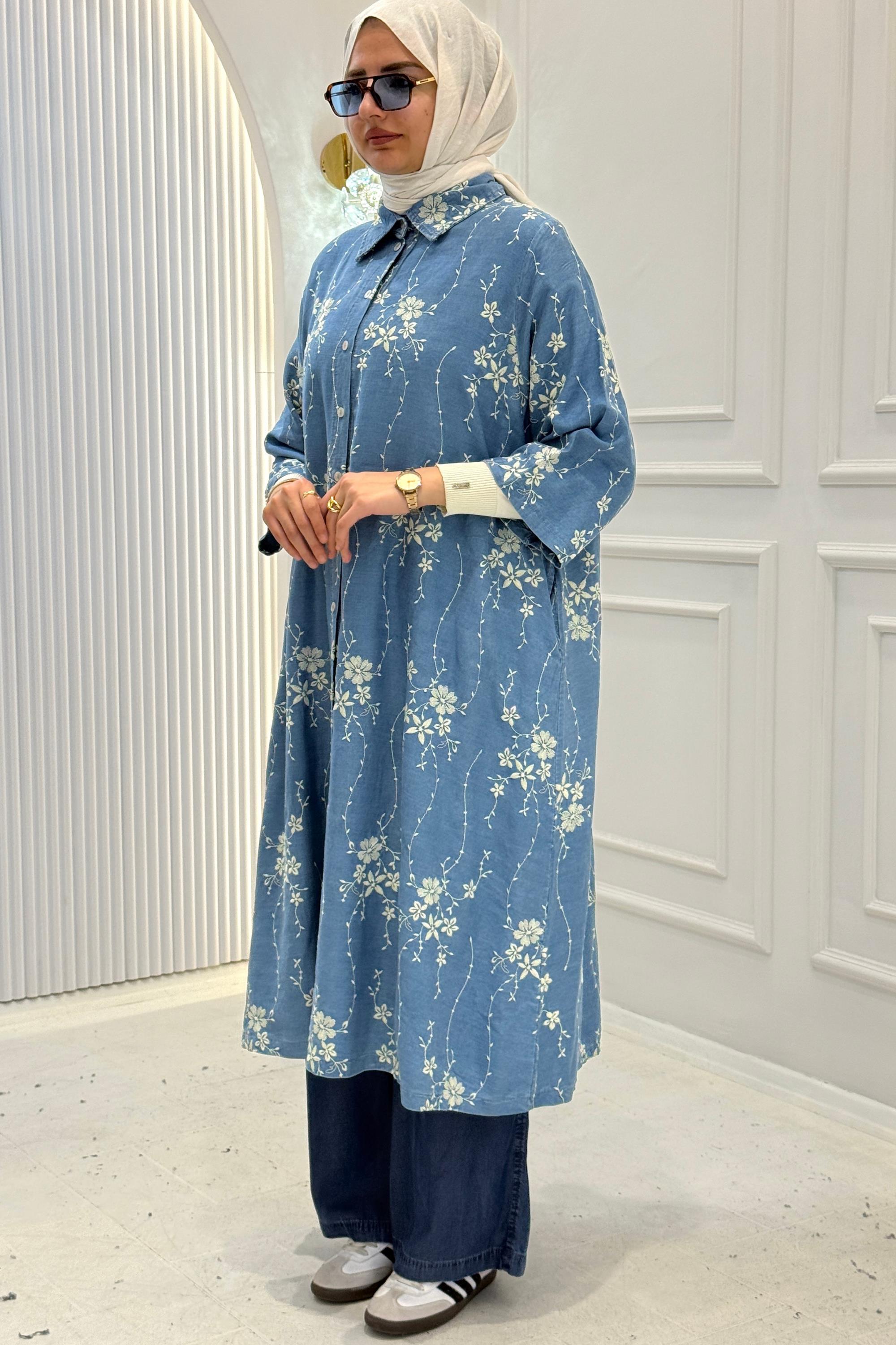 Büyük Beden Tensel Denim Çiçek Desenli Uzun Gömlek Kap Mavi OTW1671