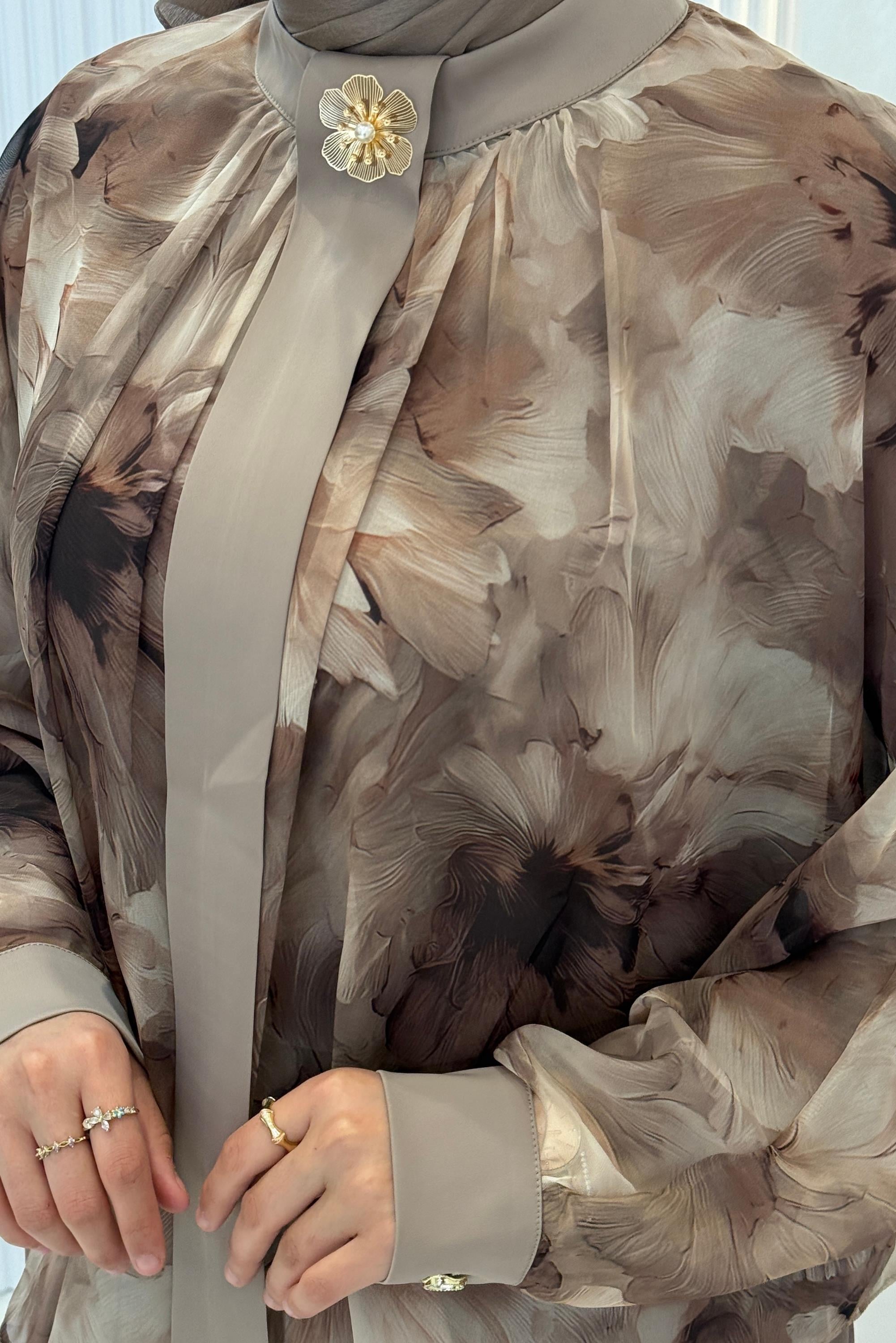 Çiçek Desenli Şifon Gömlekli Pantolonlu Tesettür Takım Vizon OTW45854