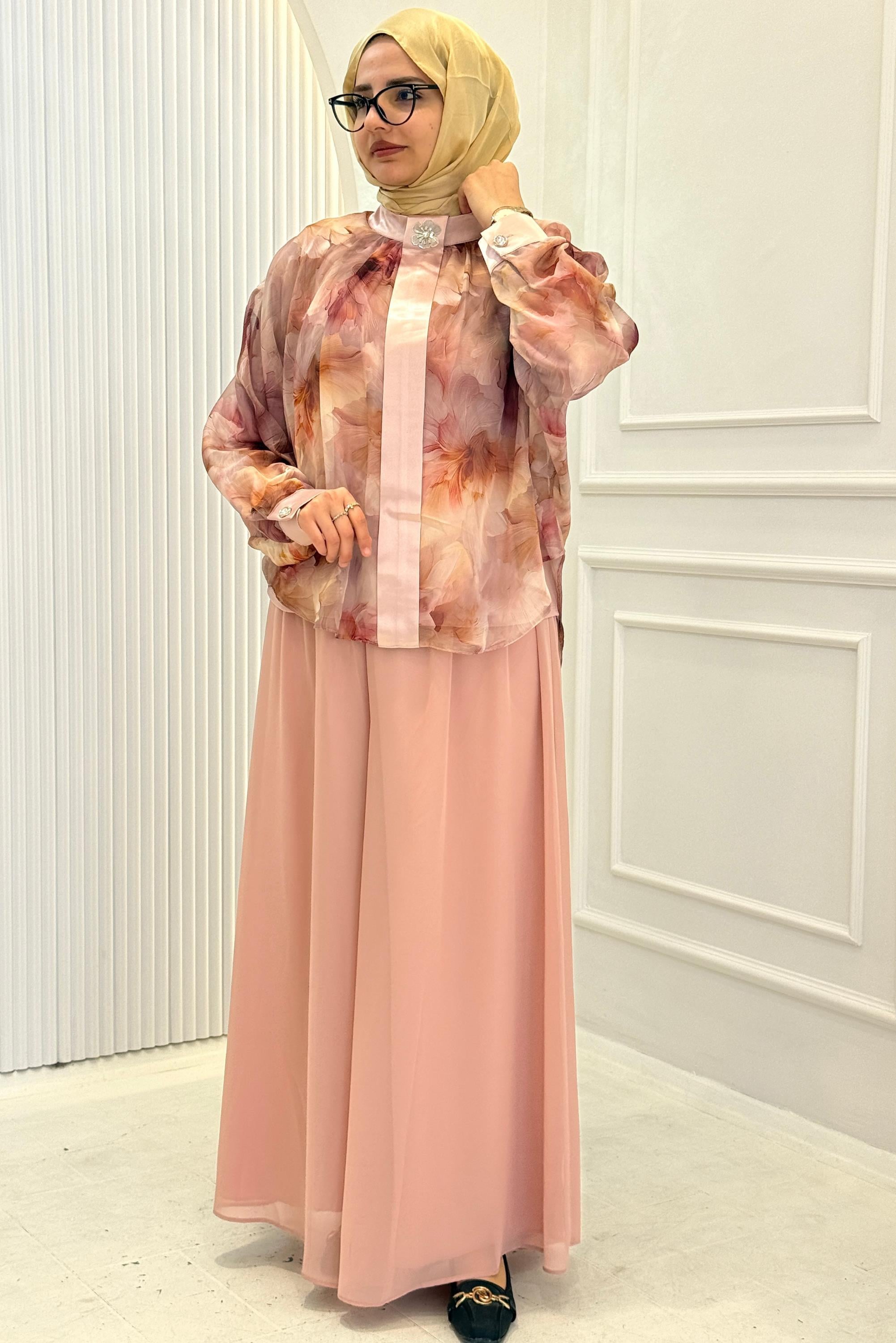 Çiçek Desenli Şifon Gömlekli Pantolonlu Tesettür Takım Pudra OTW45854