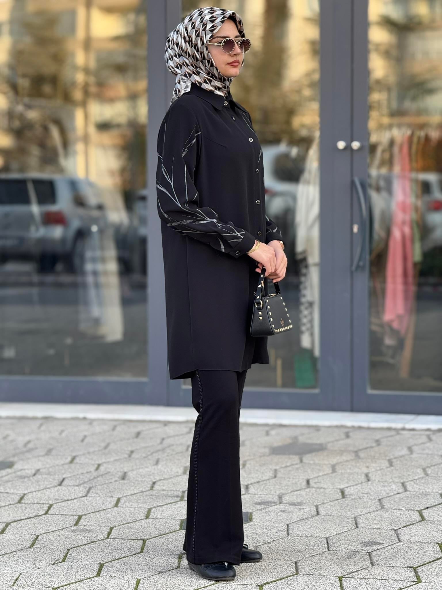 Desenli Krep Tesettür Tunik Siyah OTW2169