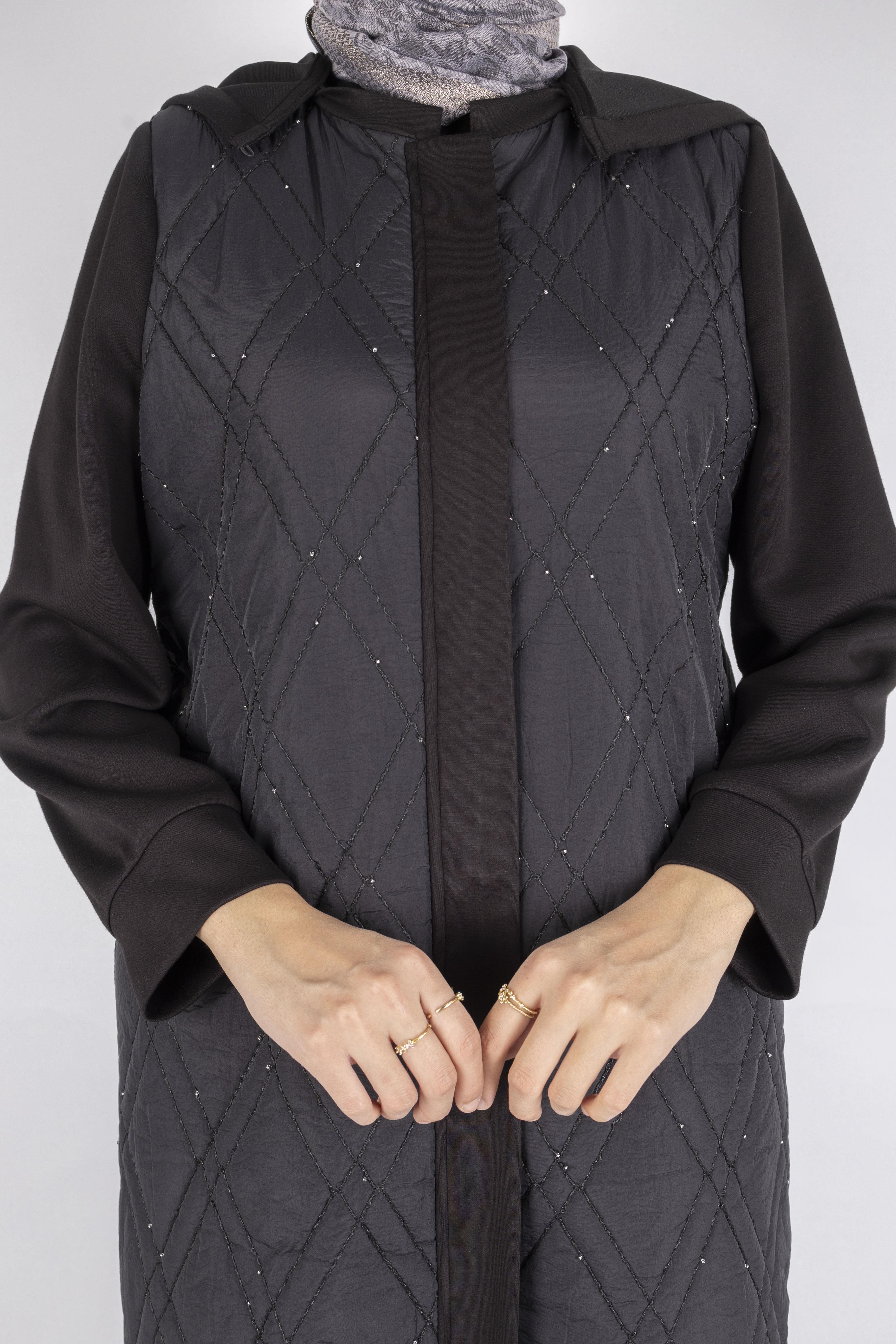 Dule  Taş Serpme Detaylı Elmas Kapitone Uzun Kap Siyah OTW555