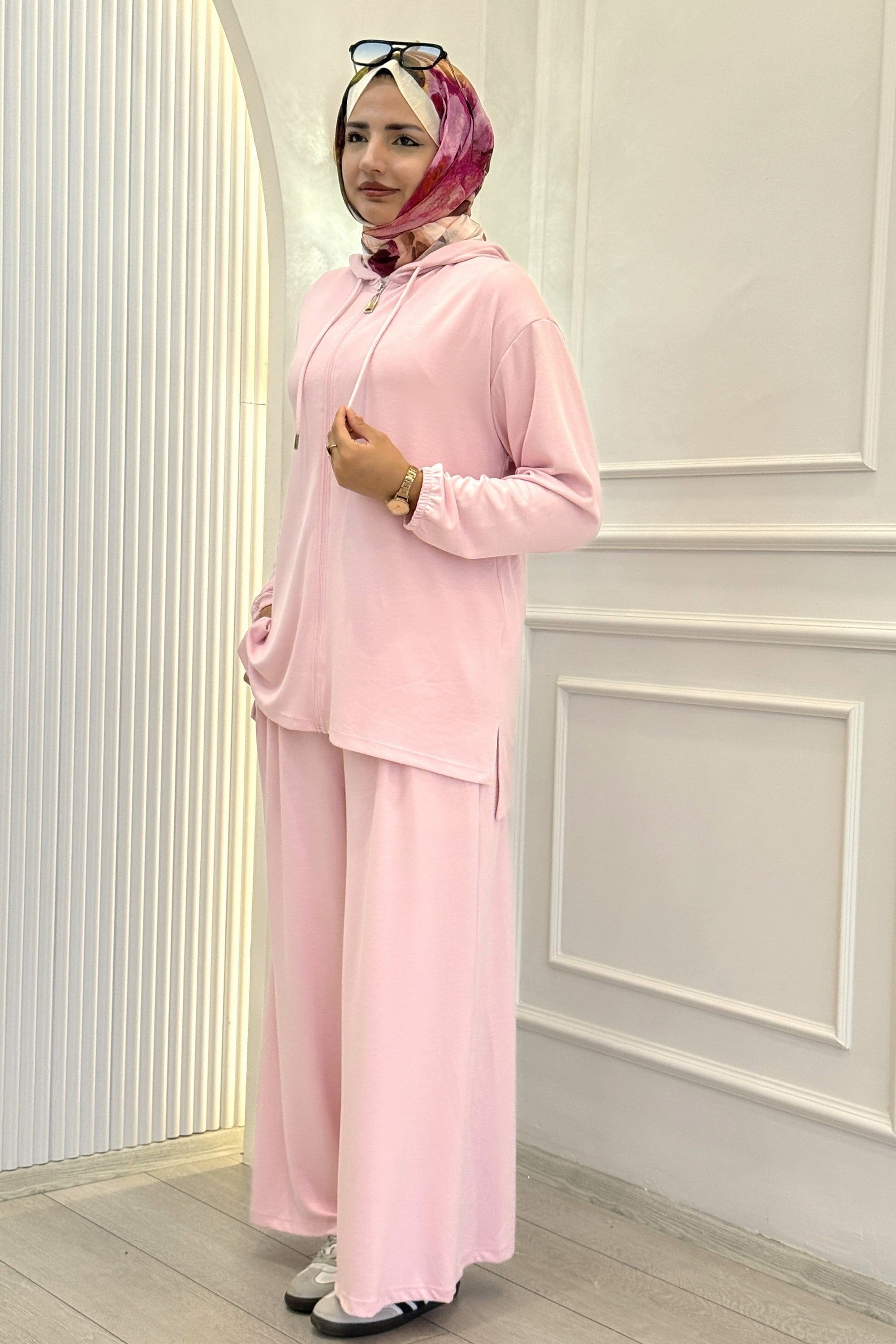 Kapüşonlu Fermuarlı Bol Paça İki İplik Tesettür Takım Pembe OTW5036