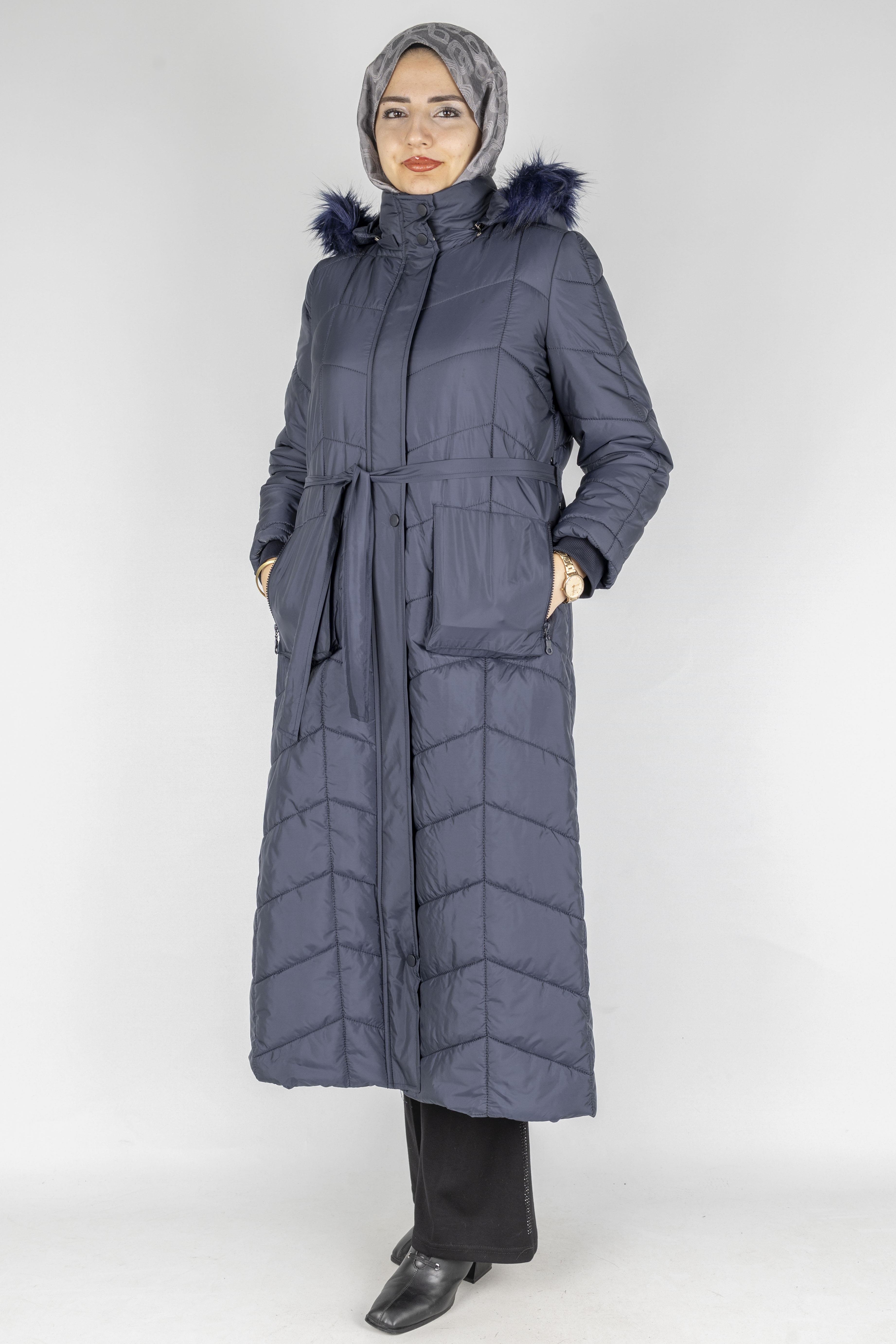 Kürklü Kapüşonlu Uzun Şişme Mont Lacivert OTW36313