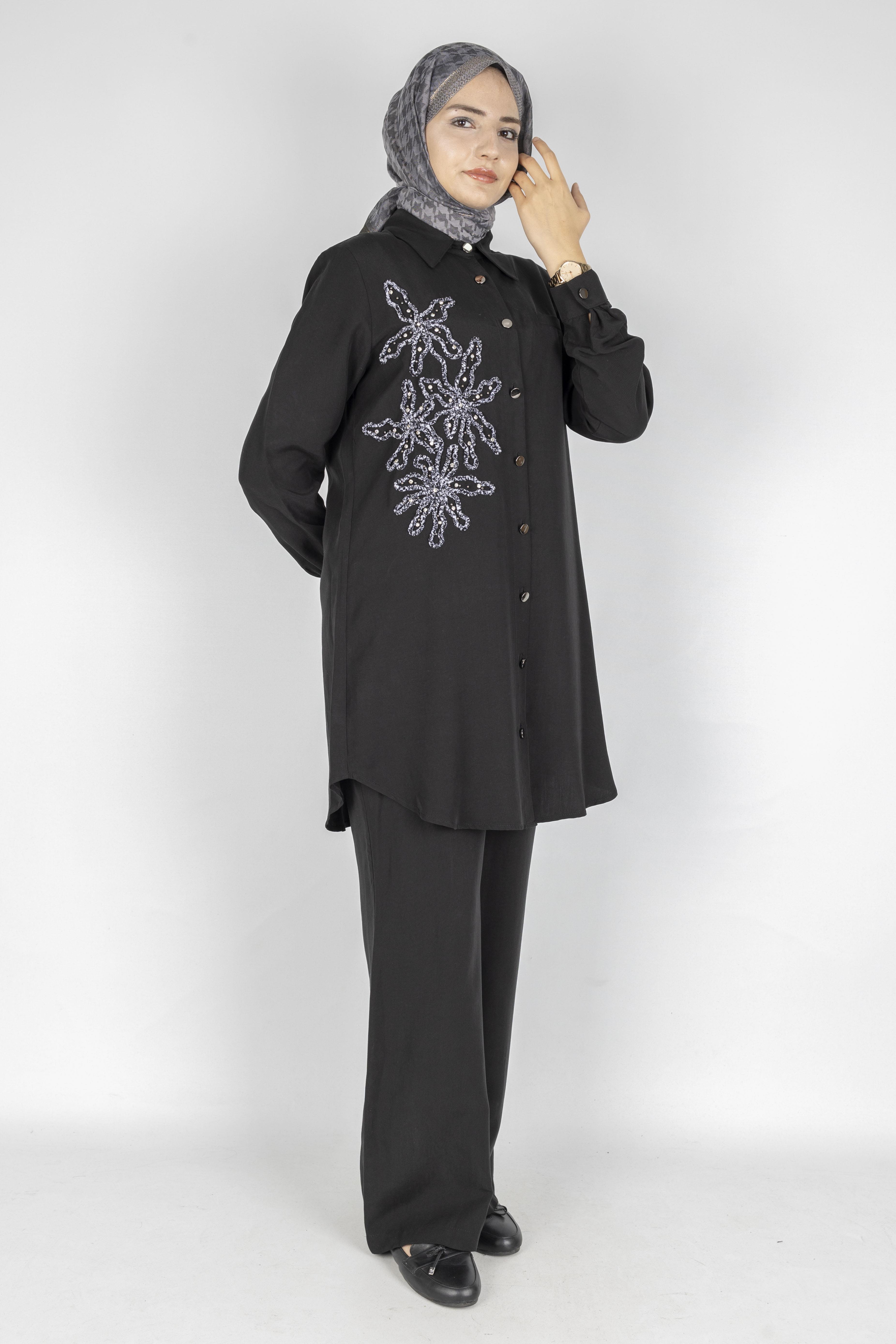 Orhan Store Çiçek İşlemeli Düğmeli Pantolonlu Takım Siyah OTW2703