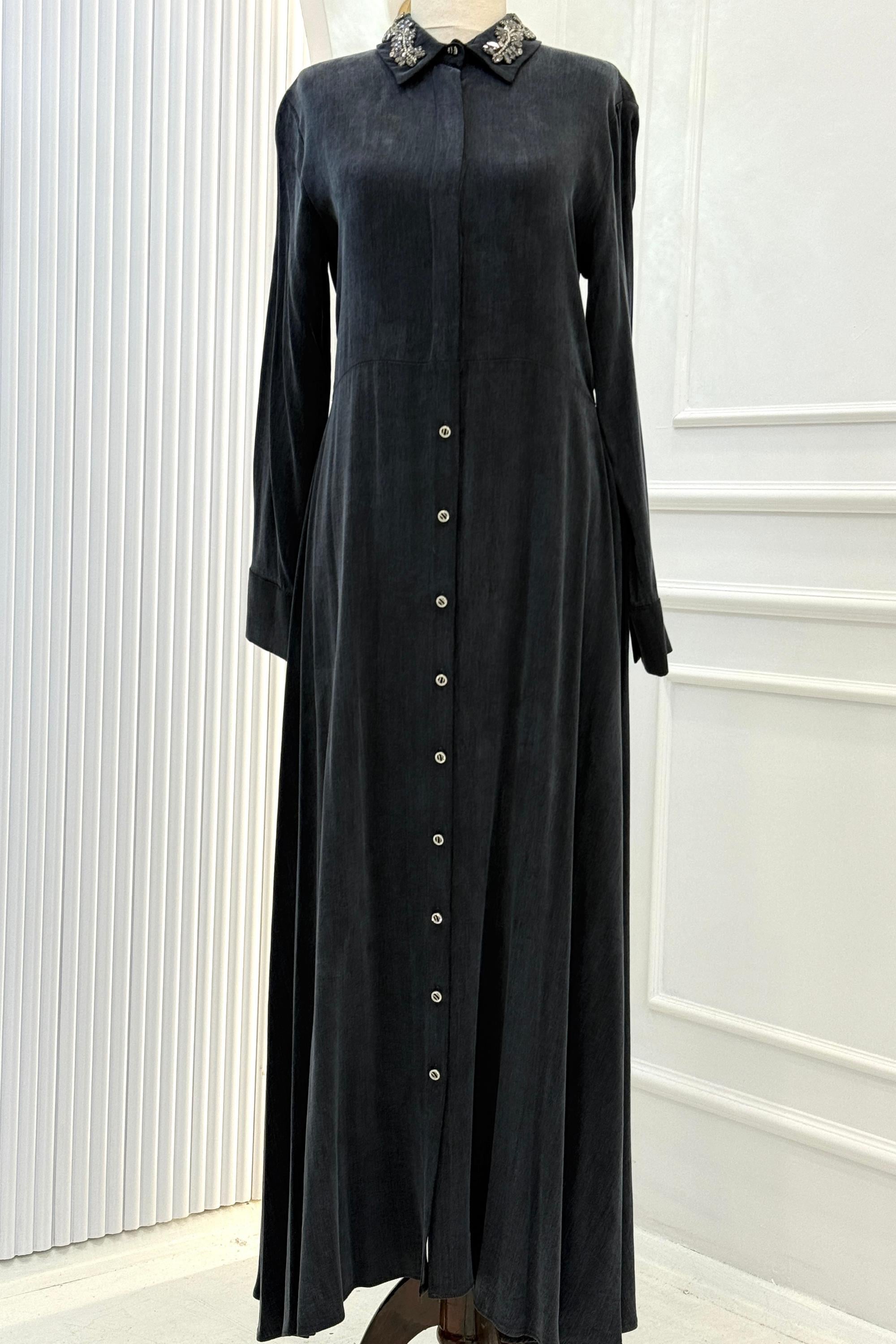 Orhan Store İpek Qupra Taşlı Yaka Detaylı Uzun Elbise Siyah OTW1785