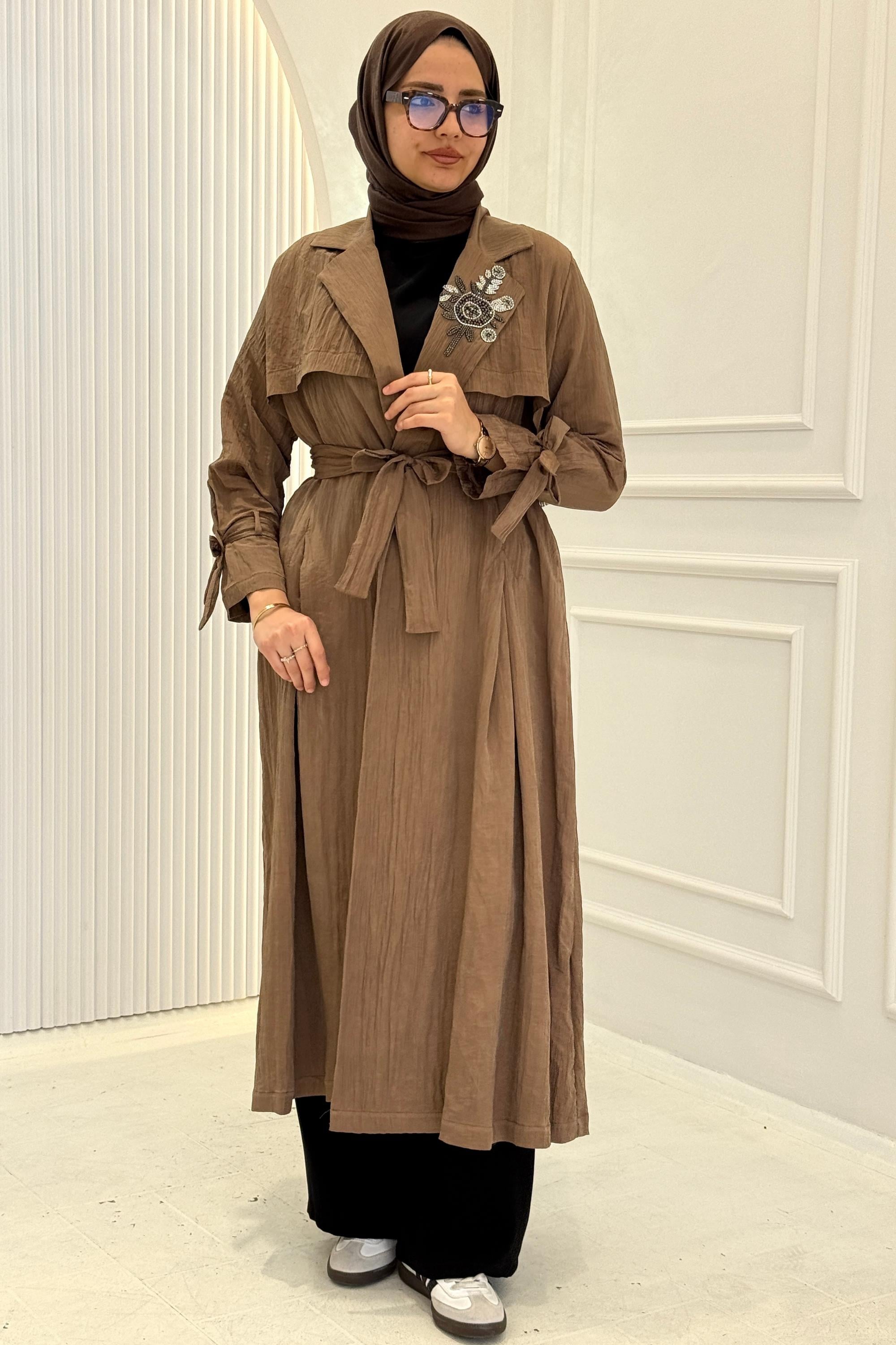 Orhan Store Taş Detaylı Kuşaklı Büyük Beden Tesettür Kap Açık Kahve OTW1646