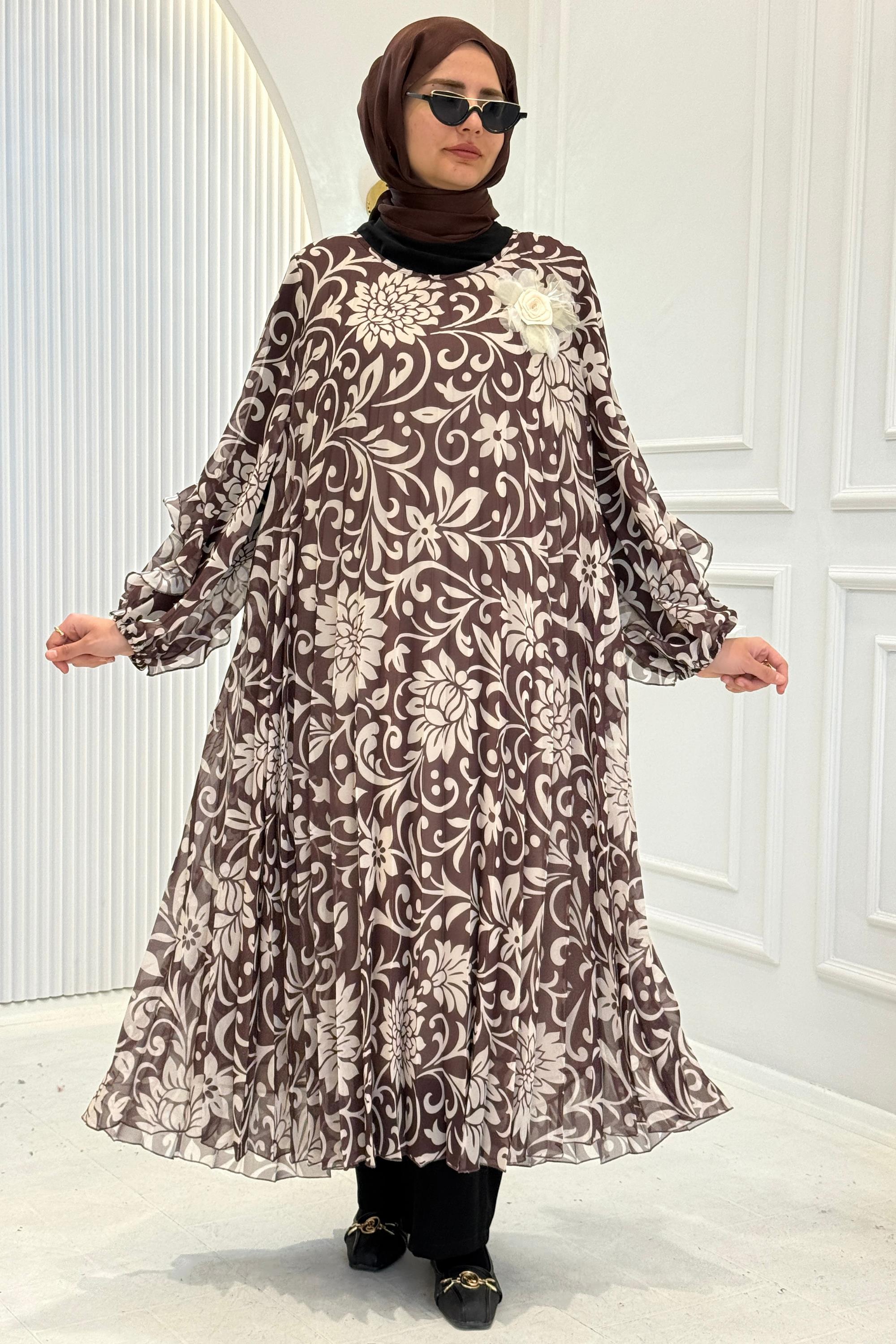 Piliseli Şifon Çiçek Desenli Büyük Beden Elbise Kahve OTW6003