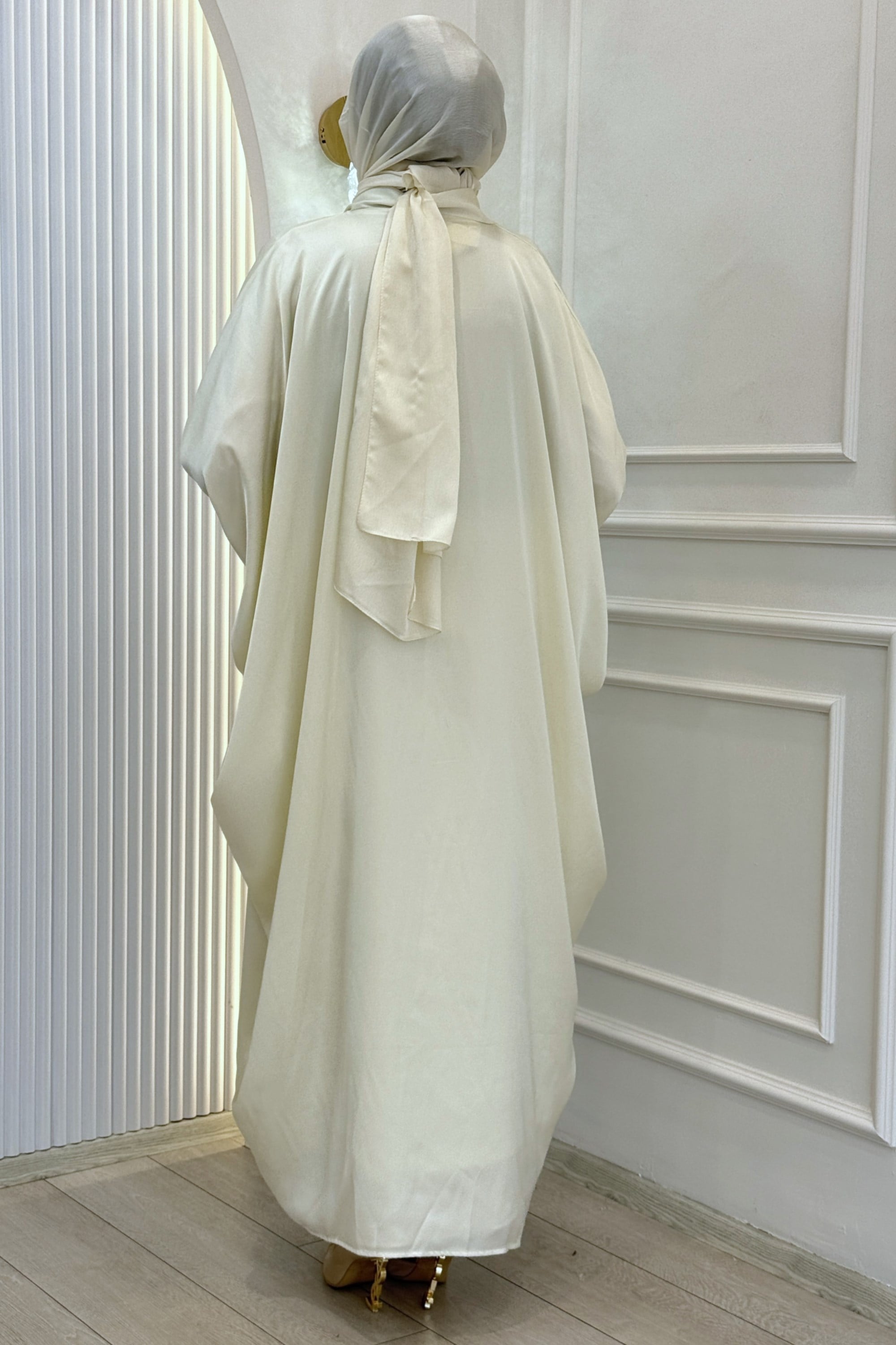 Taş Detaylı İç Elbiseli Tesettür Abaya Takım Ekru OTW9785