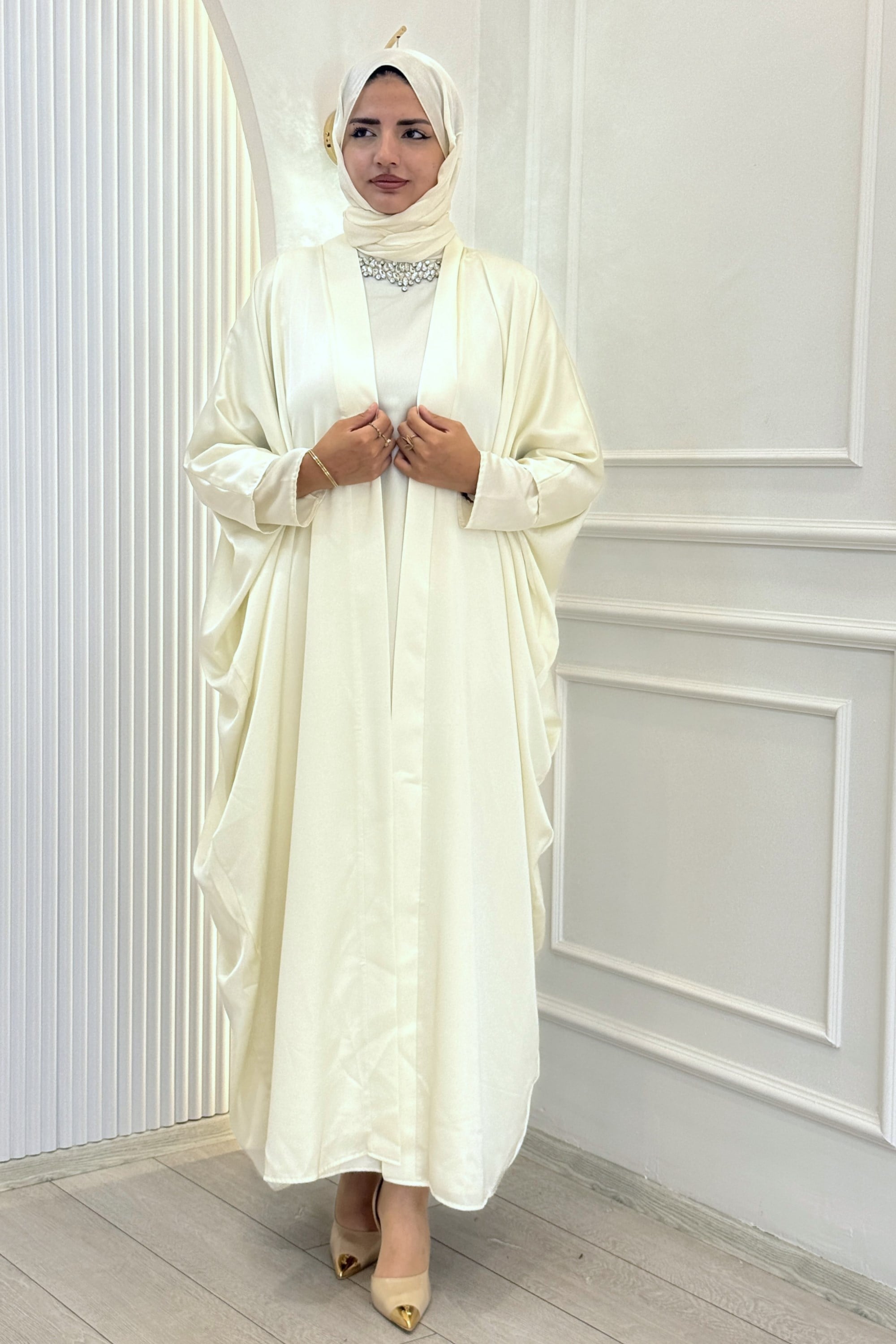 Taş Detaylı İç Elbiseli Tesettür Abaya Takım Ekru OTW9785