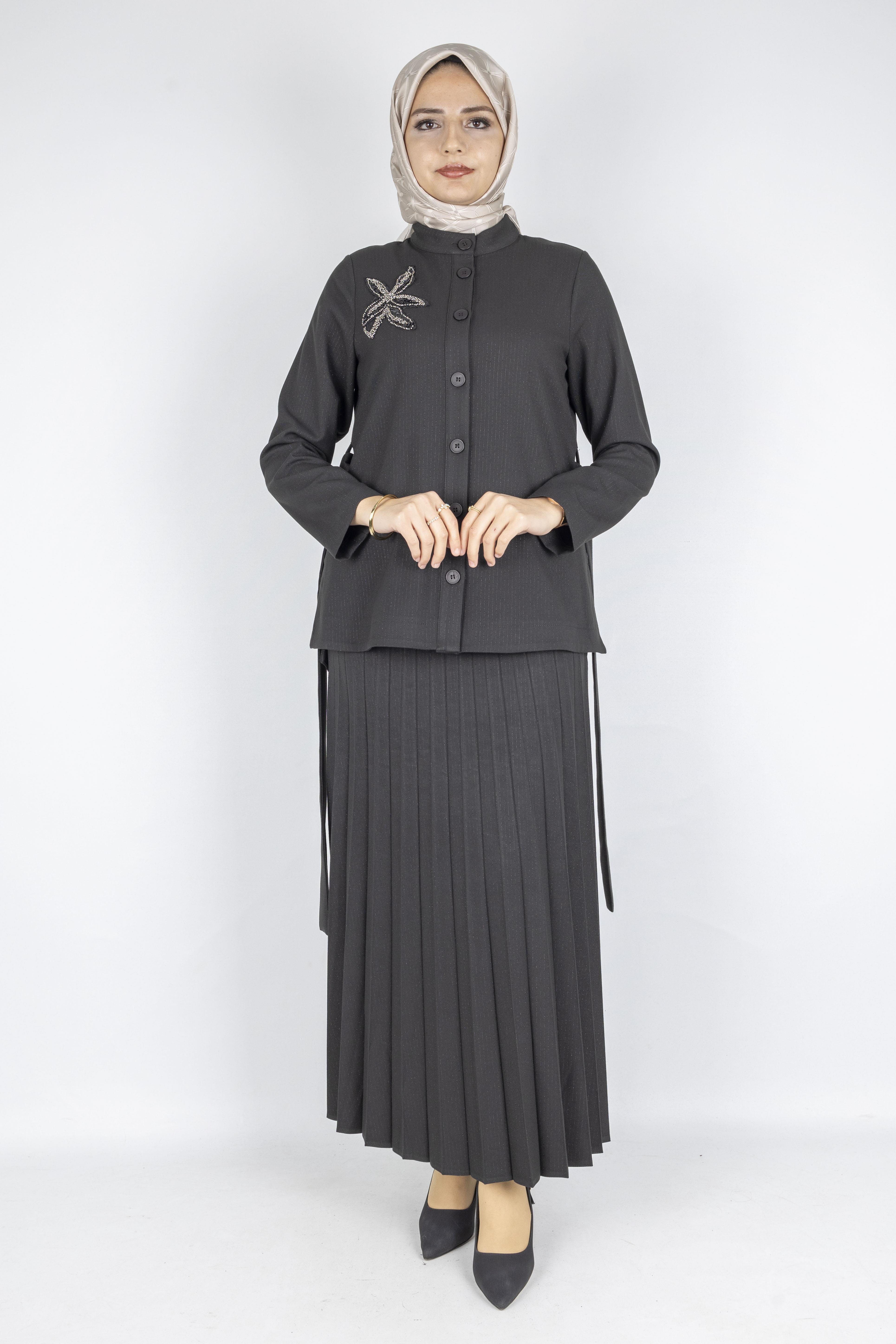 Taş Detaylı Pliseli Tesettür Takım Siyah OTW25556